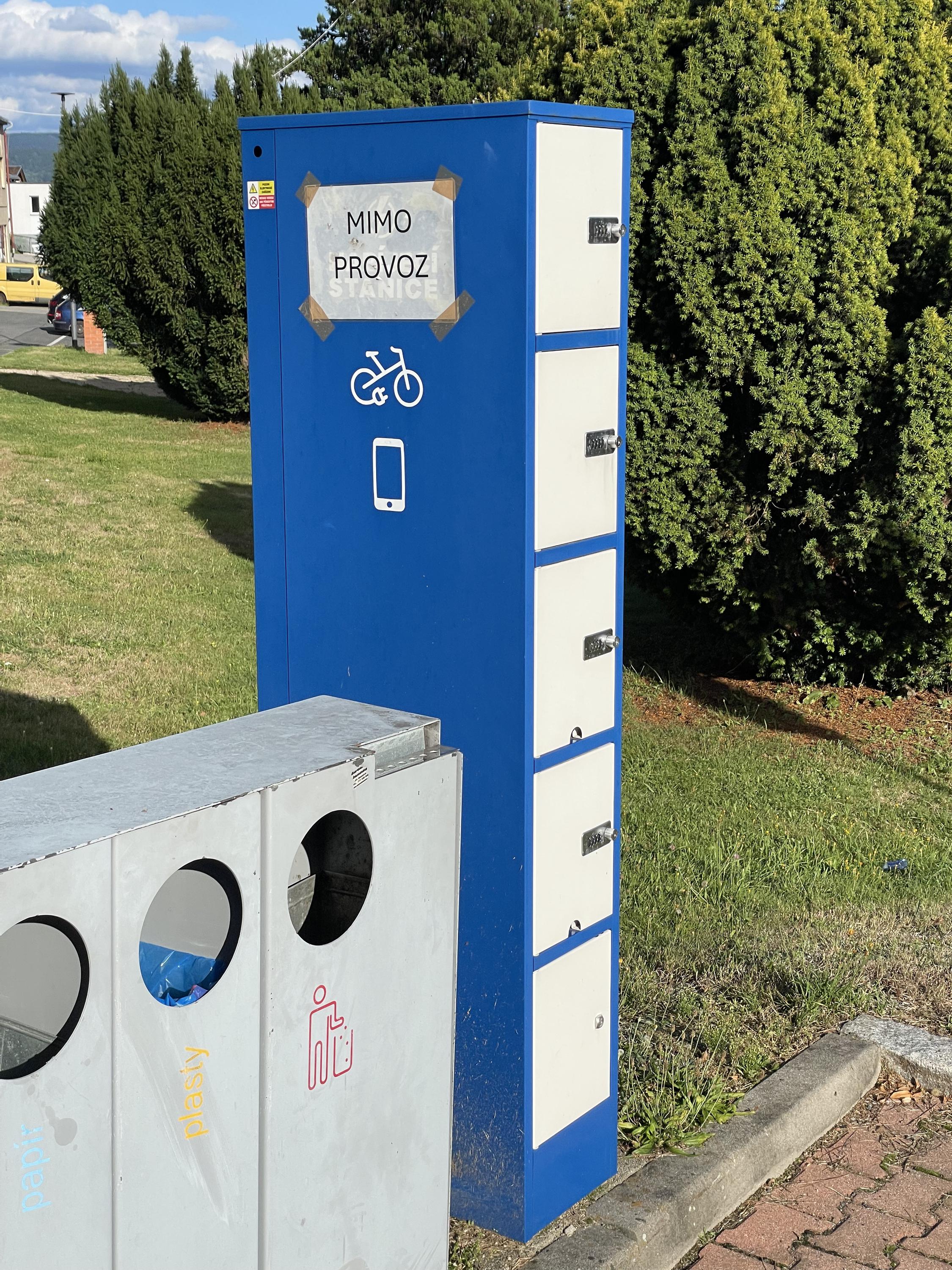 Nabíjecí stanice pro elektrokola a mobilní zařízení foto 2