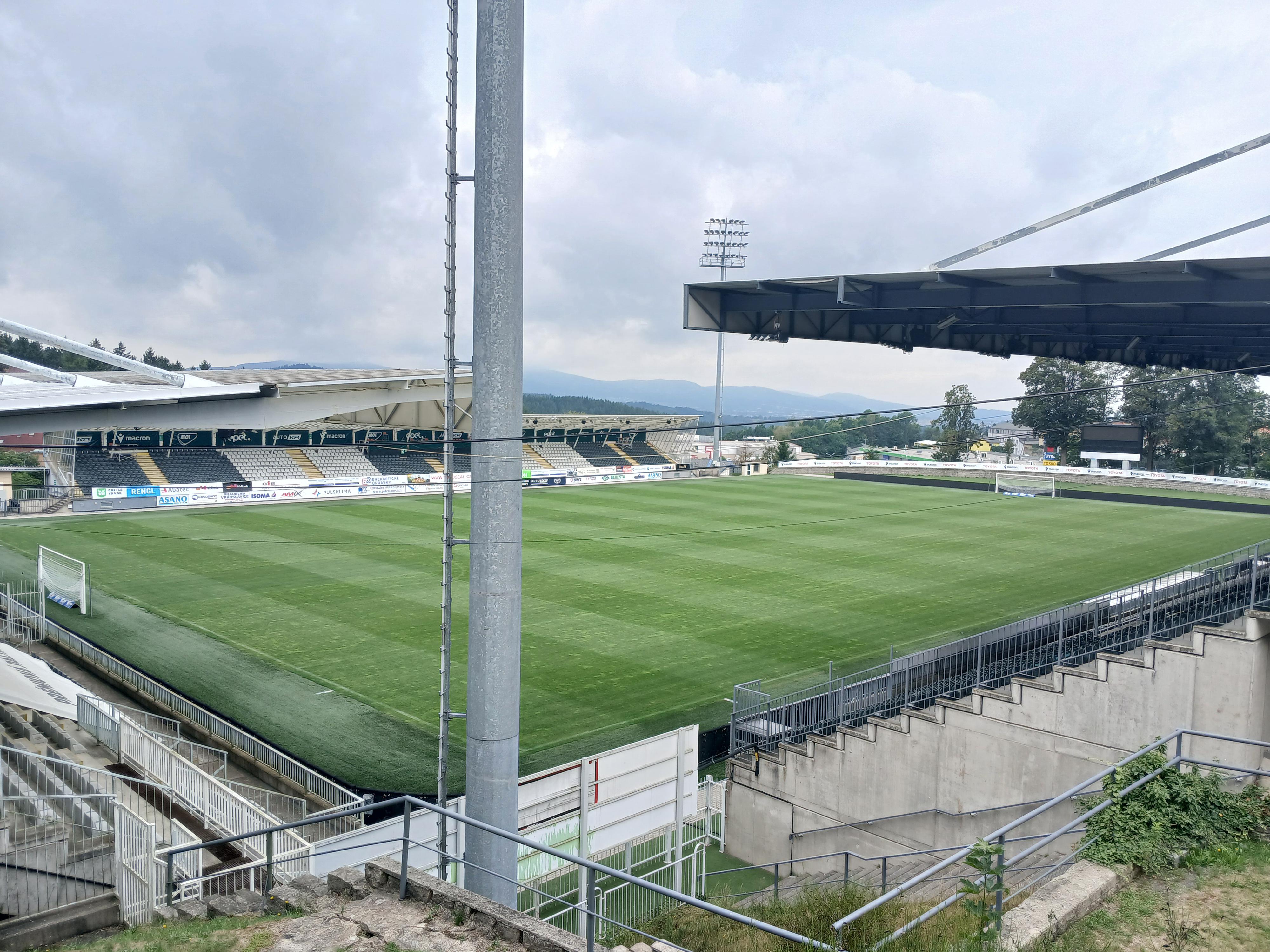 Fotbalový stadion Střelnice foto 3