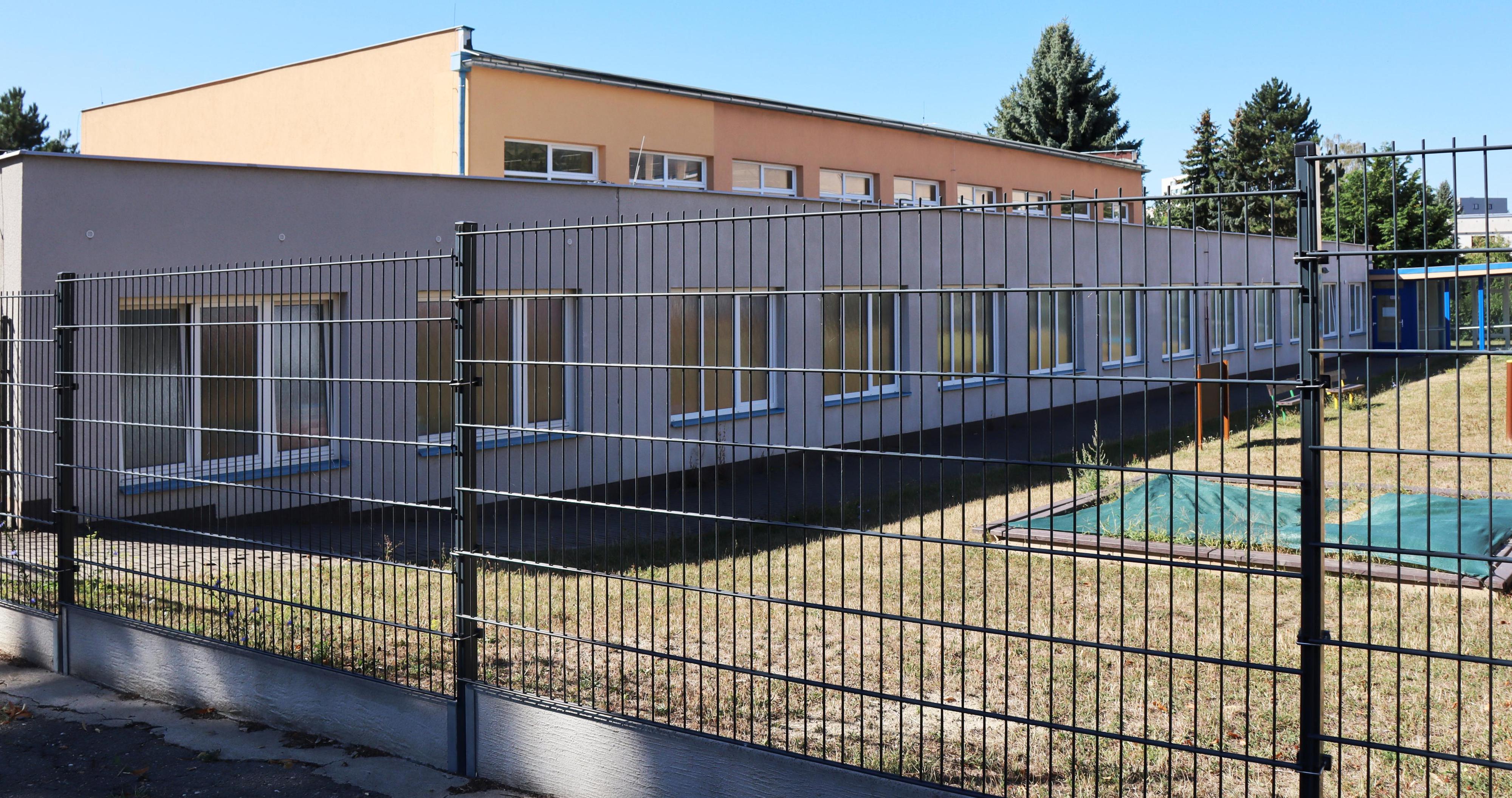 Základní škola, Hradec Králové, tř. SNP 694 foto 3