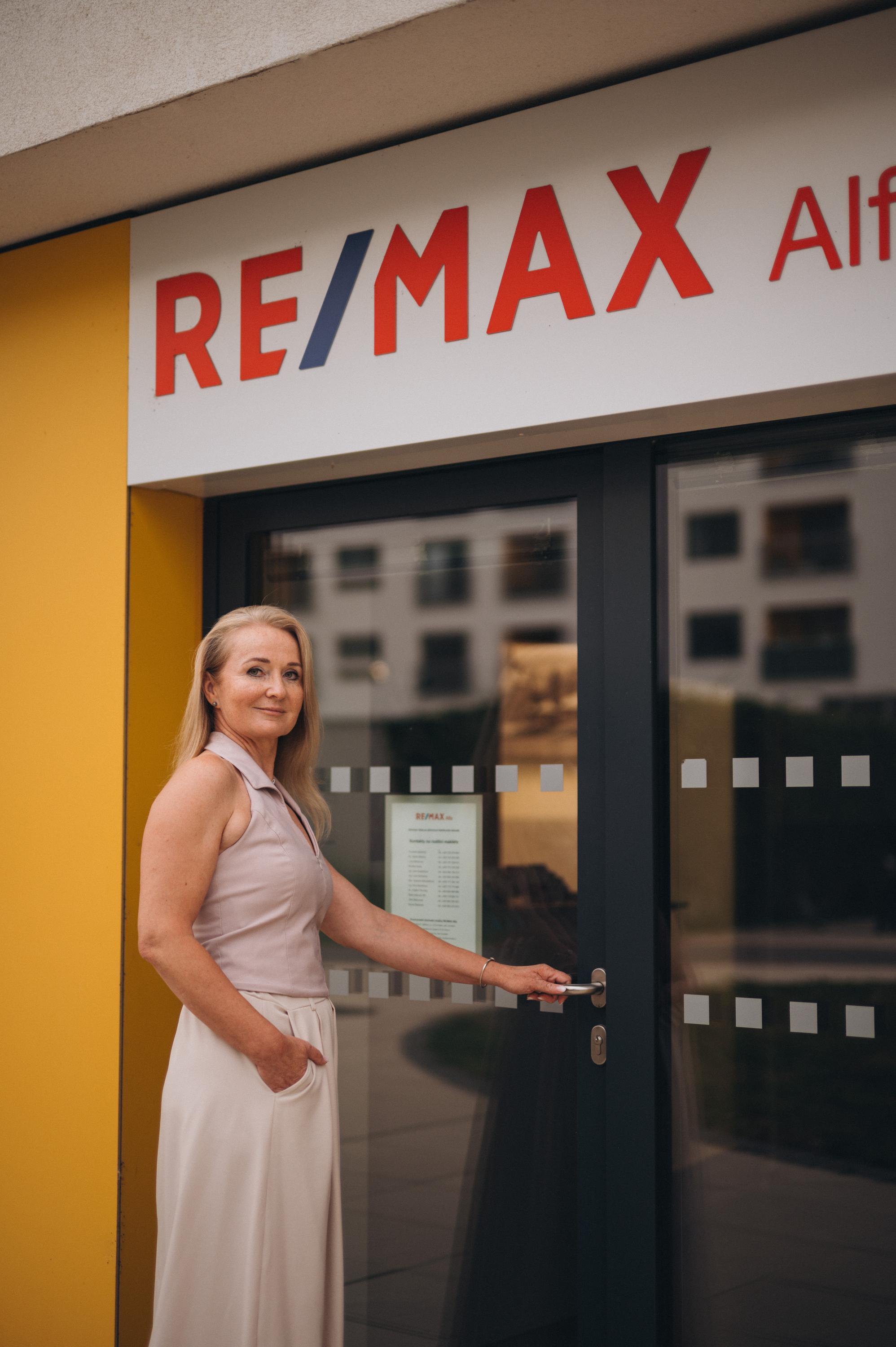 Mgr. Gabriela Malimánková, REMAX ALFA - realitní makléřka & odhadce nemovitostí foto 5