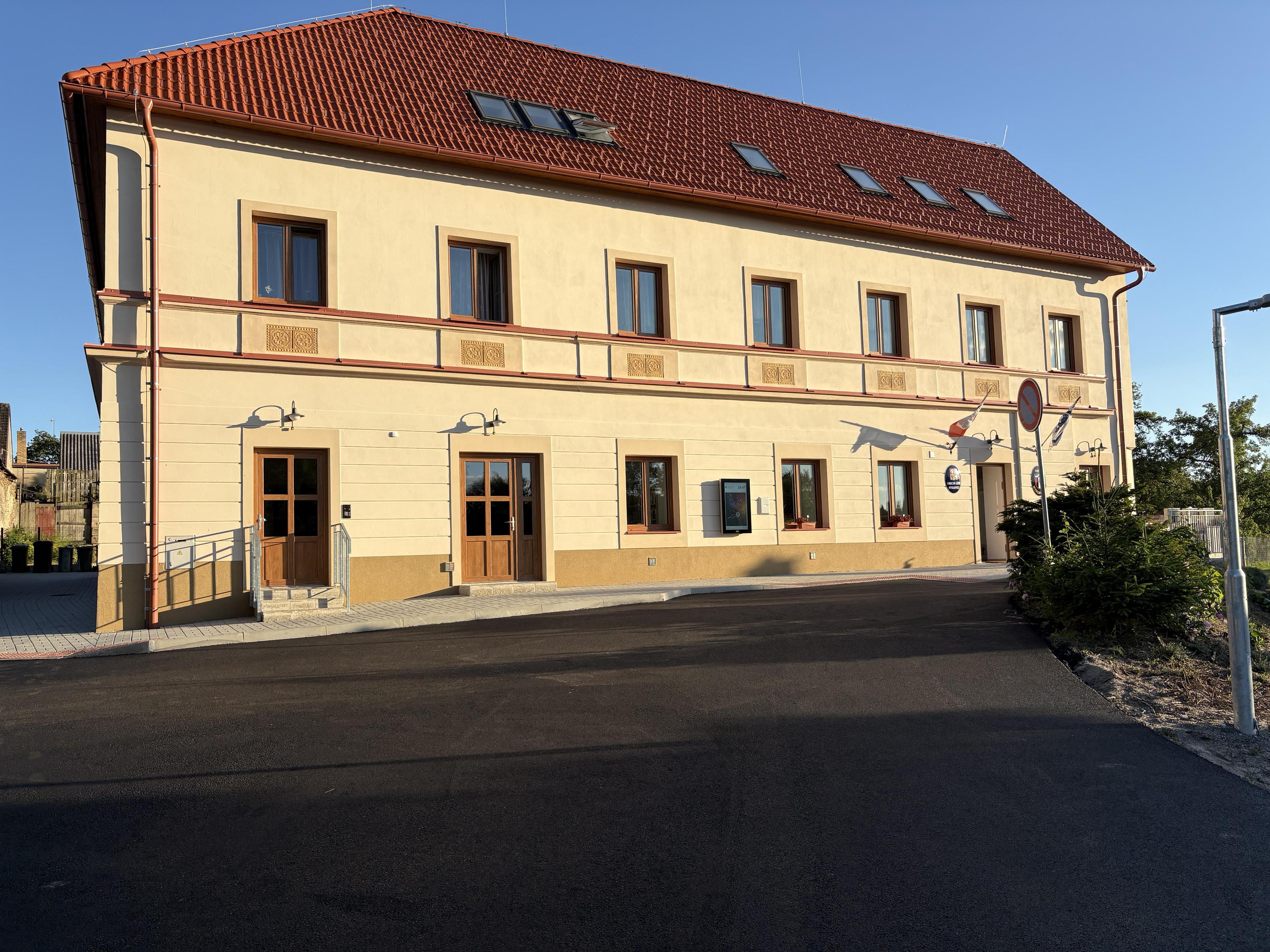 Myslkovice - obecní úřad foto 2