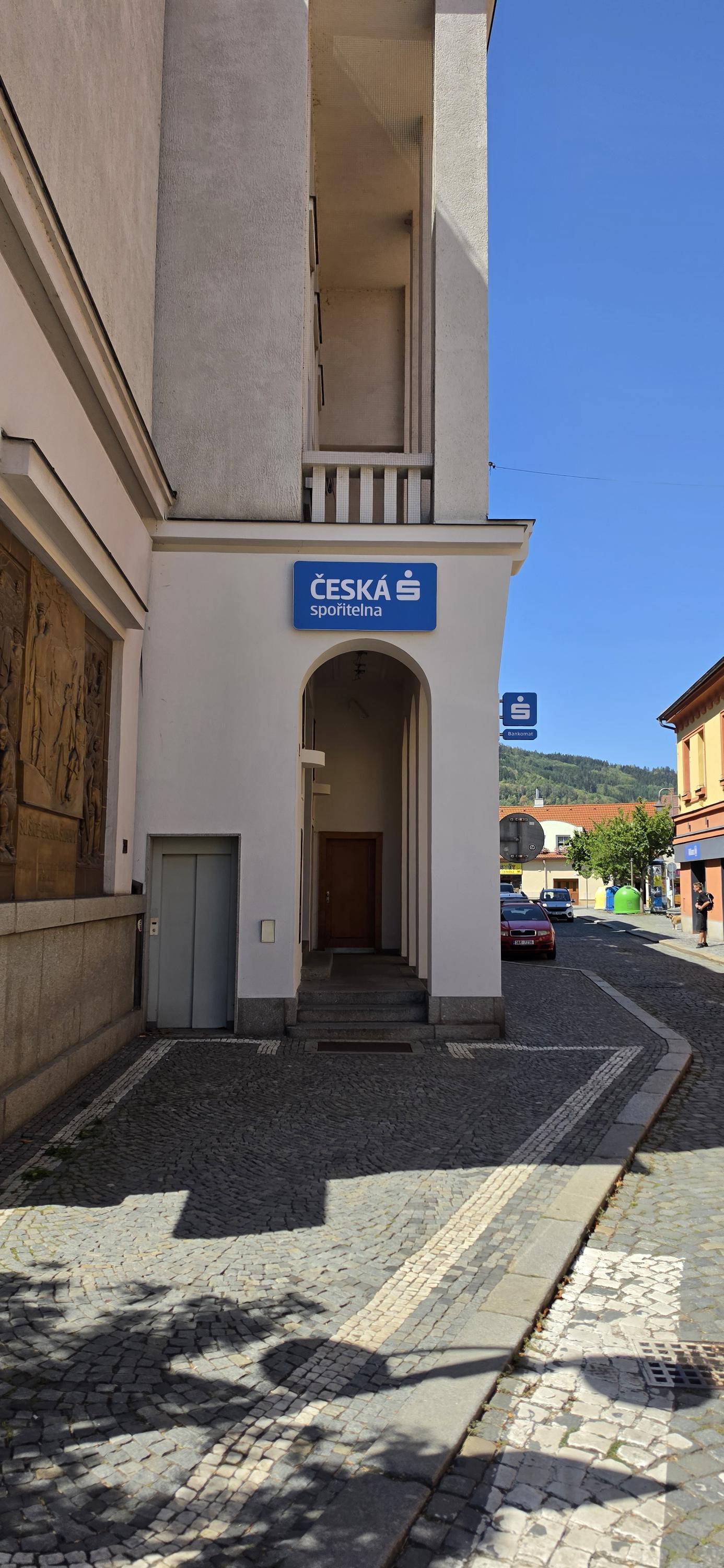 Česká spořitelna, a.s. foto 2