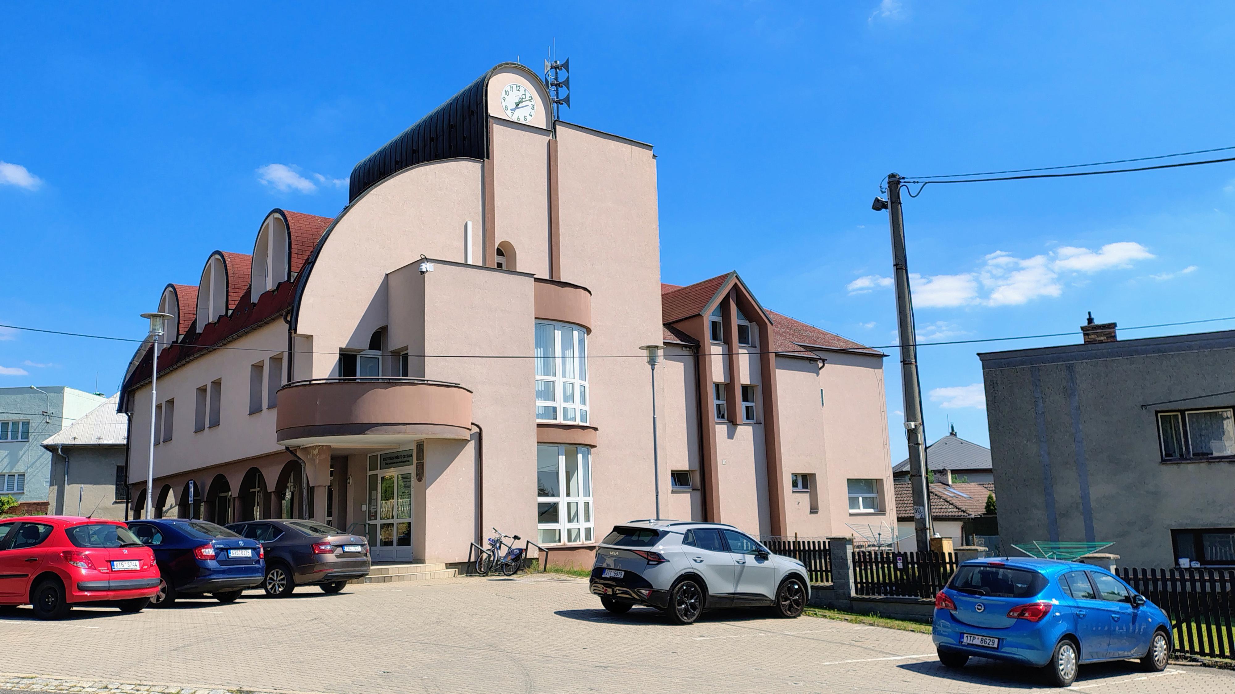 Úřad městského obvodu Ostrava - Krásné Pole foto 2