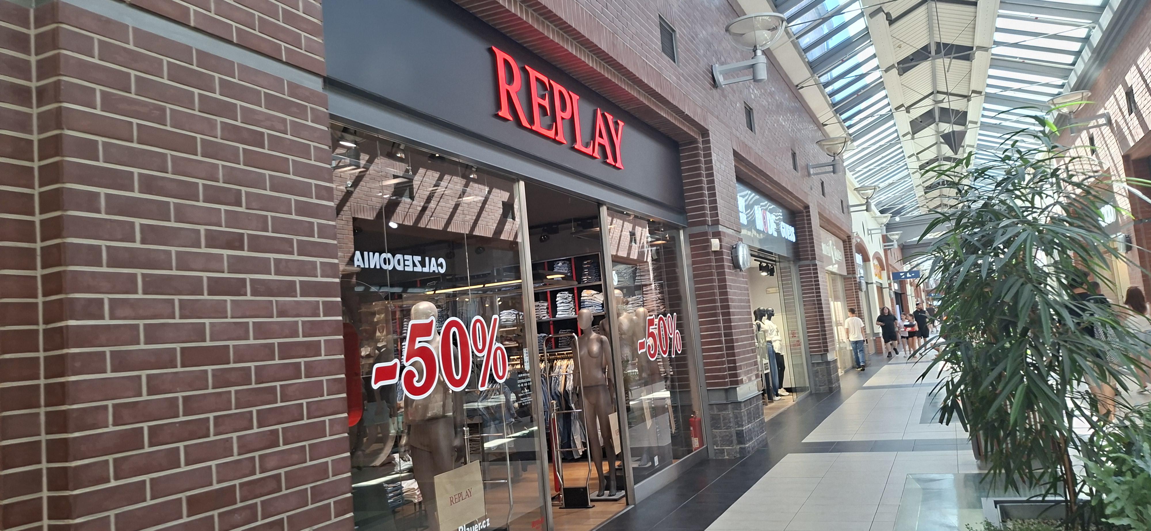REPLAY STORE foto 2
