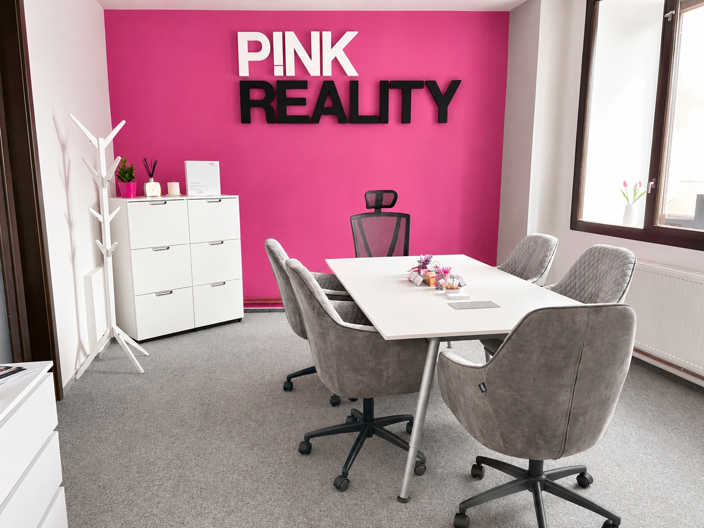 PINK REALITY, s.r.o. foto 3