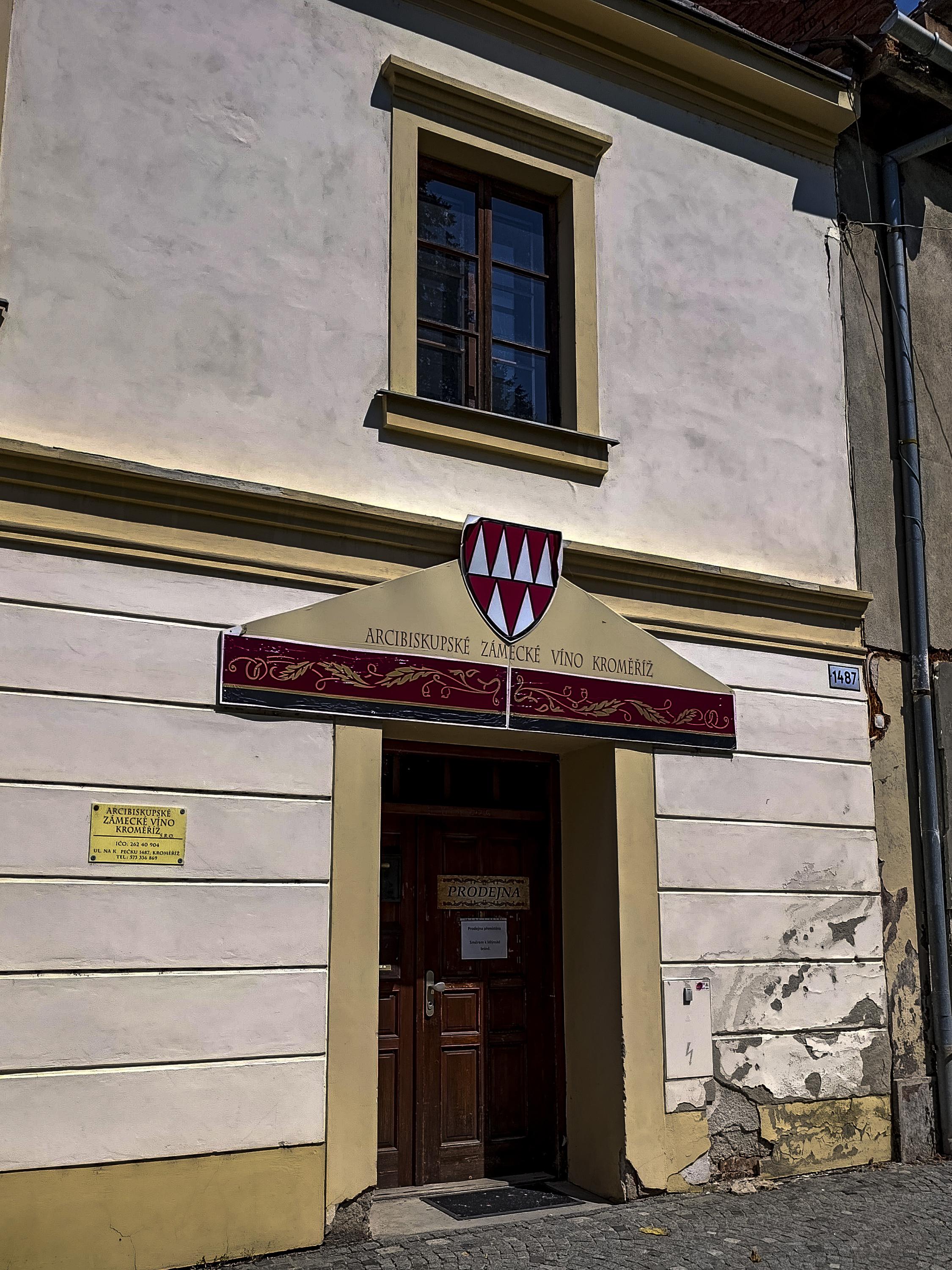 Arcibiskupské zámecké víno Kroměříž foto 3