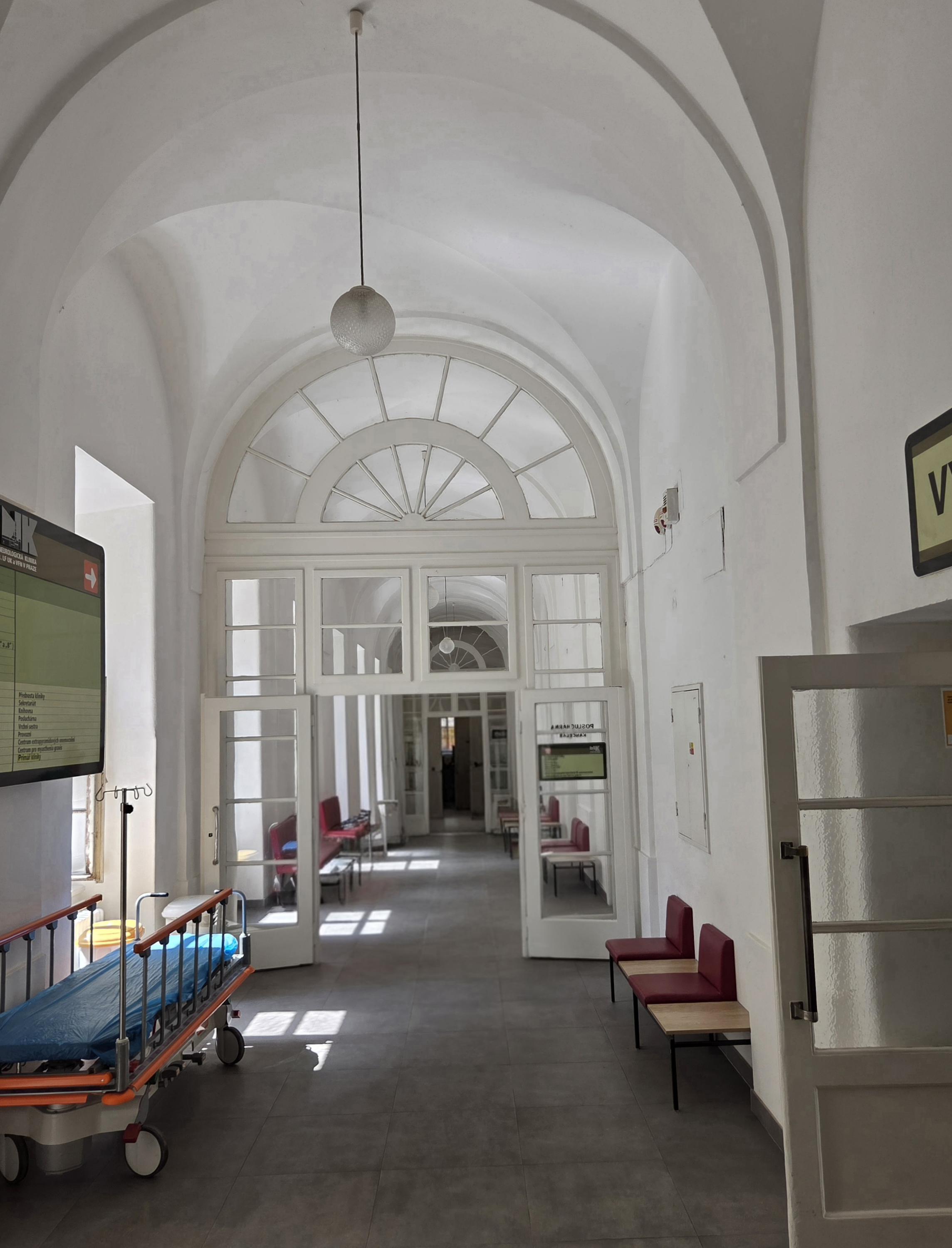 Neurologická klinika VFN a 1. LF UK foto 2