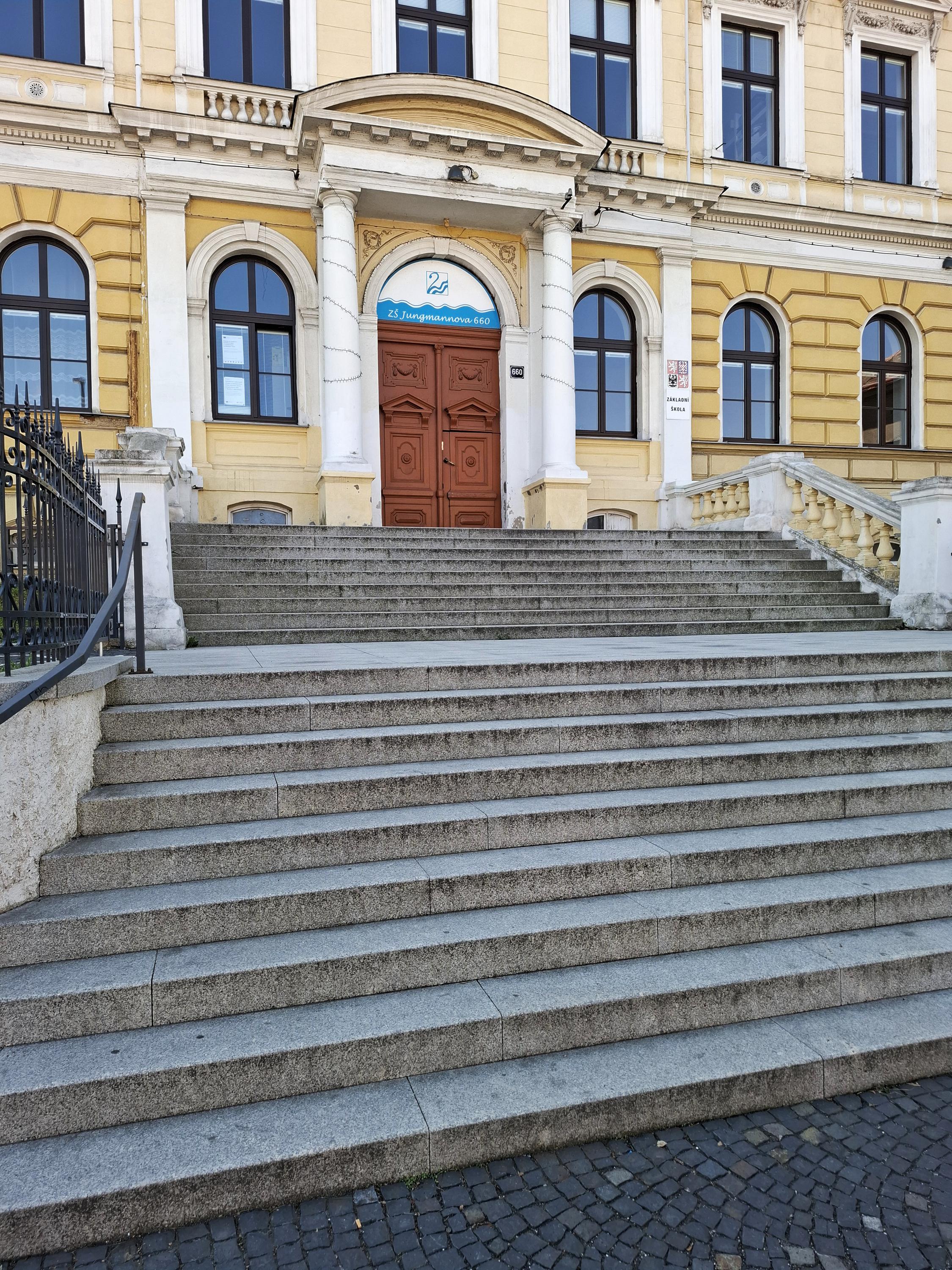 ZŠ Roudnice nad Labem, Jungmannova foto 2