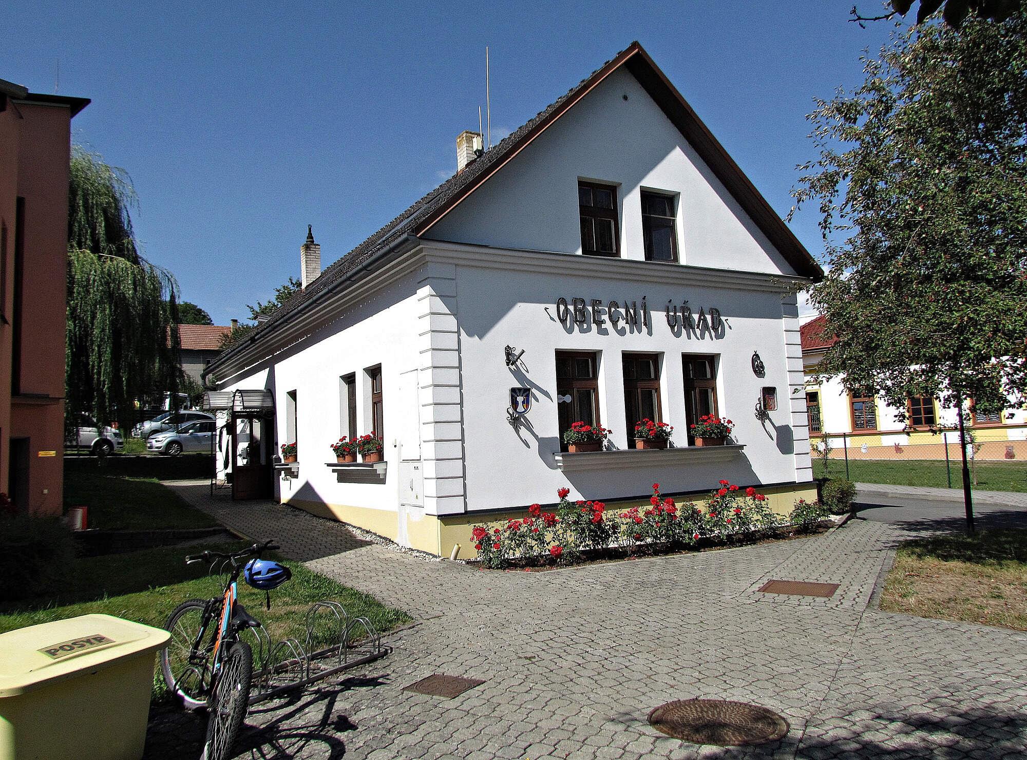 Ústí - obecní úřad foto 3