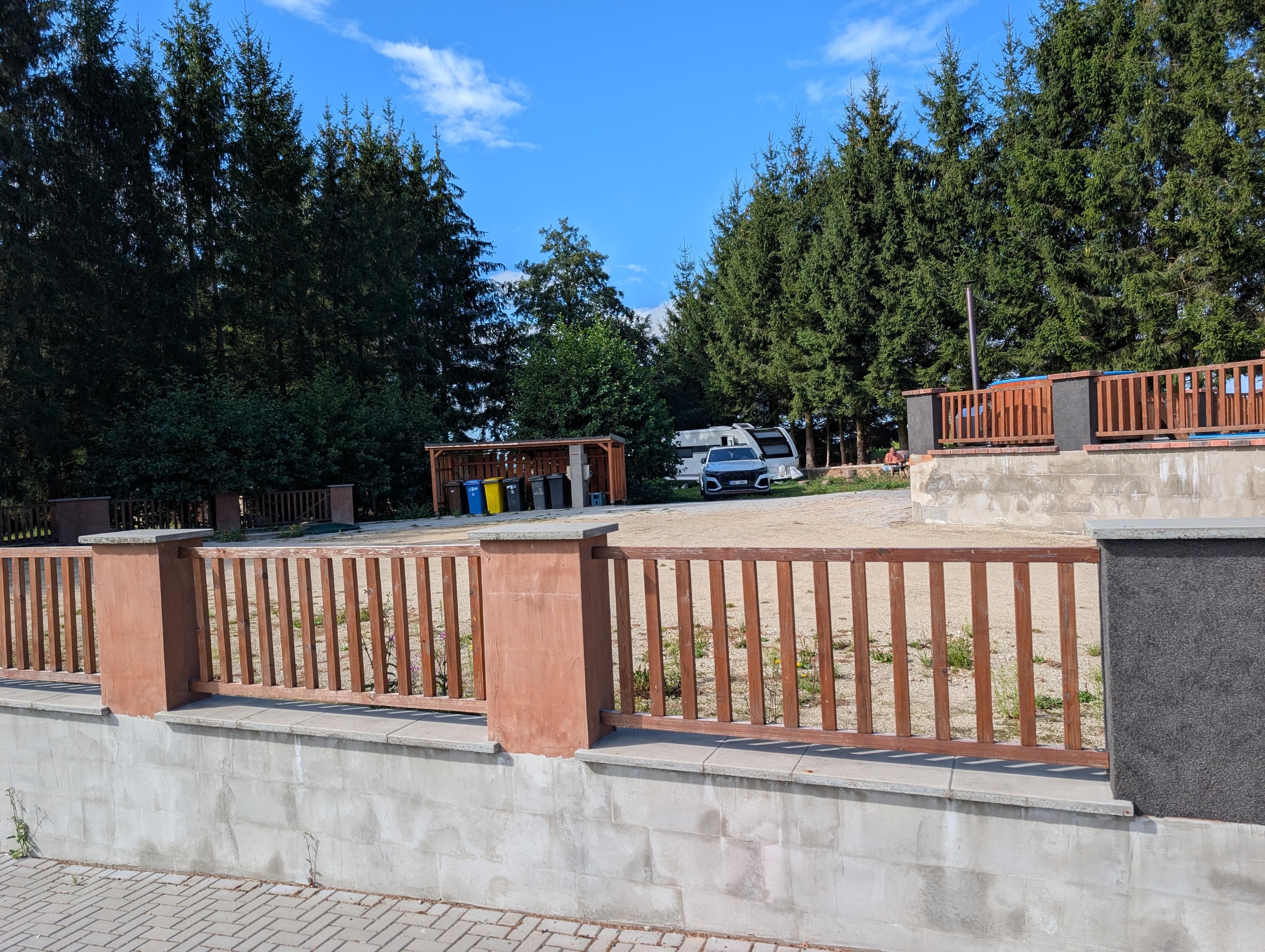 Stání pro karavany- stellplatz - MANASTAV foto 2