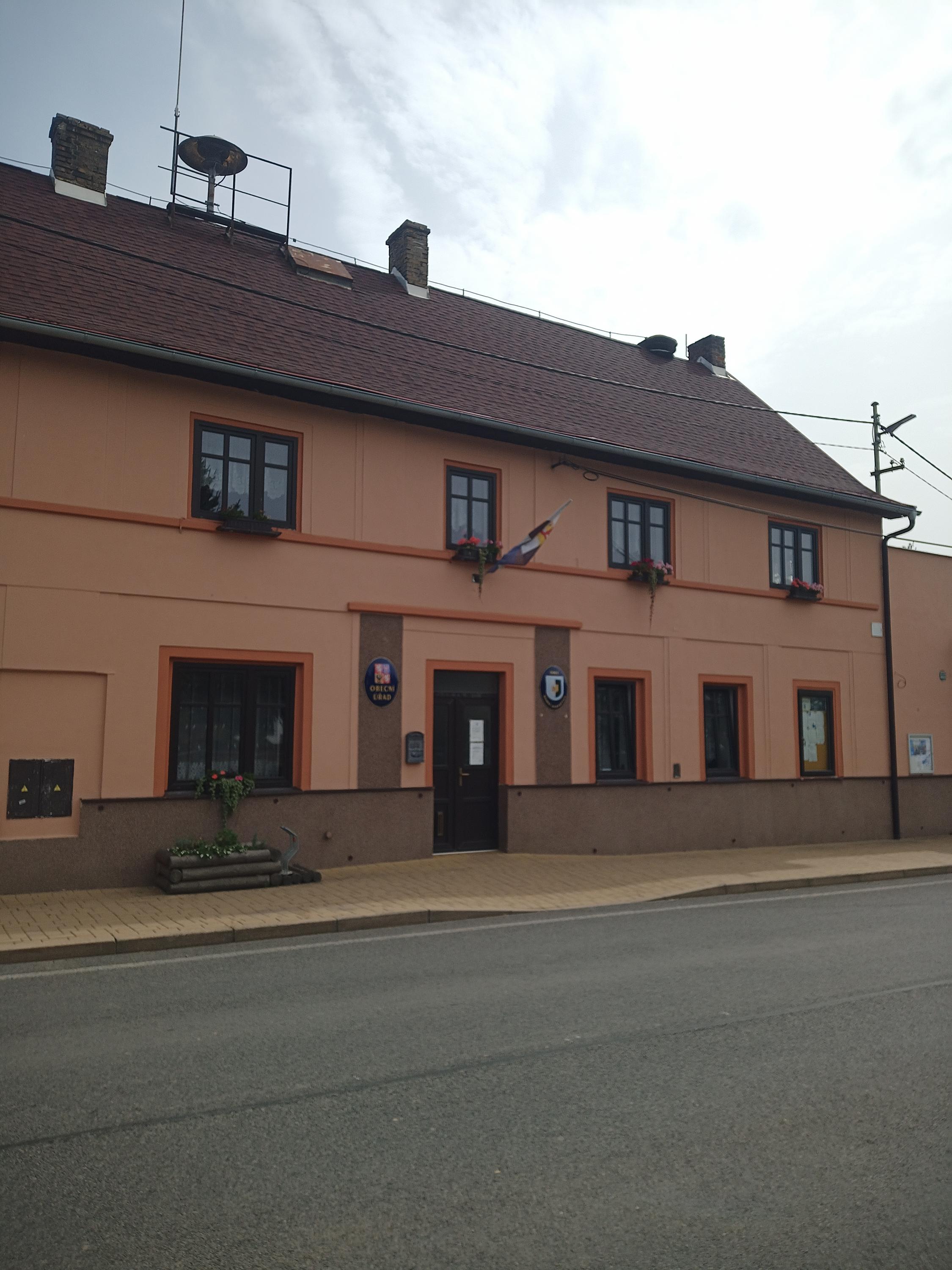 Horní Habartice - obecní úřad foto 2