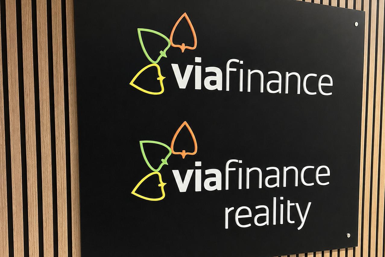 ViaFinance reality s.r.o.