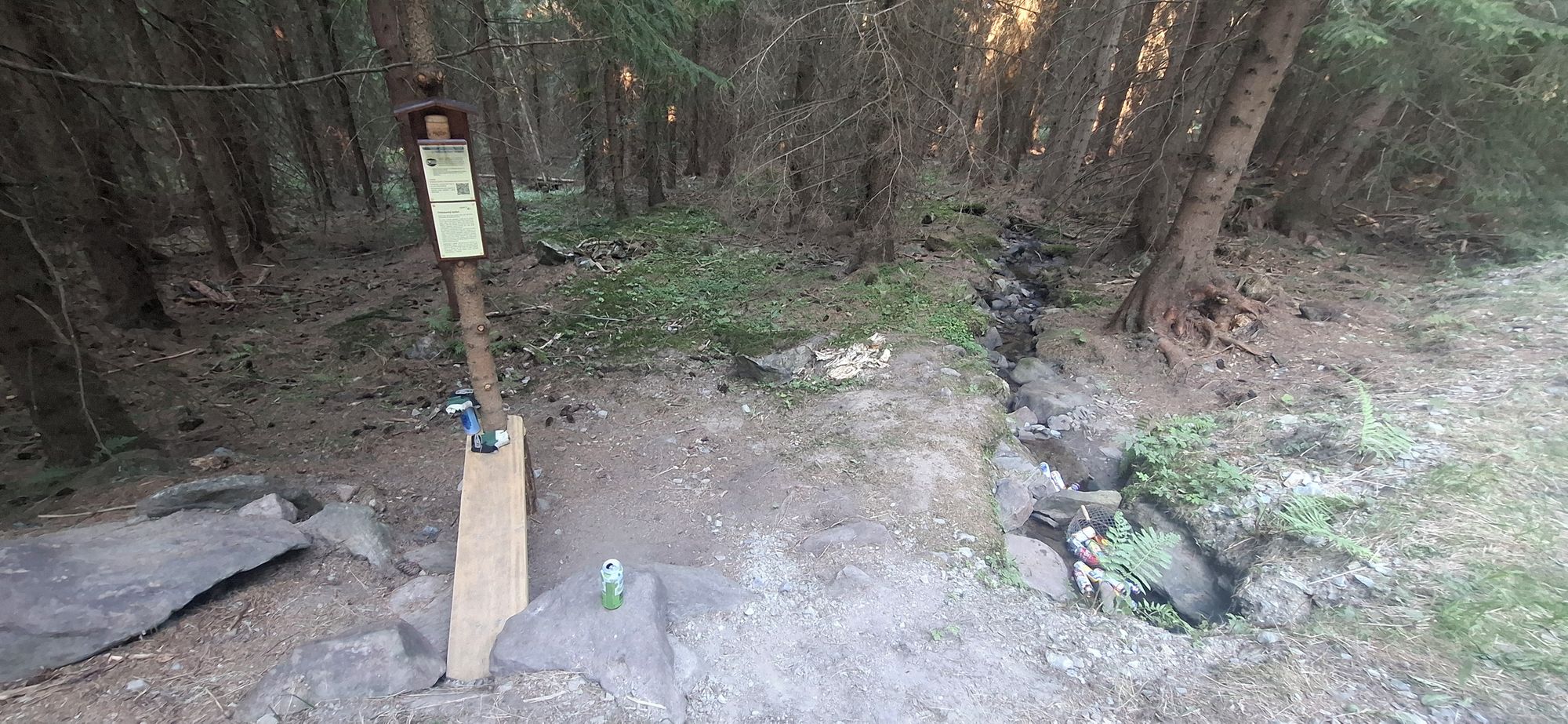 Samoobslužný lesní bar "U chůdového smrku"