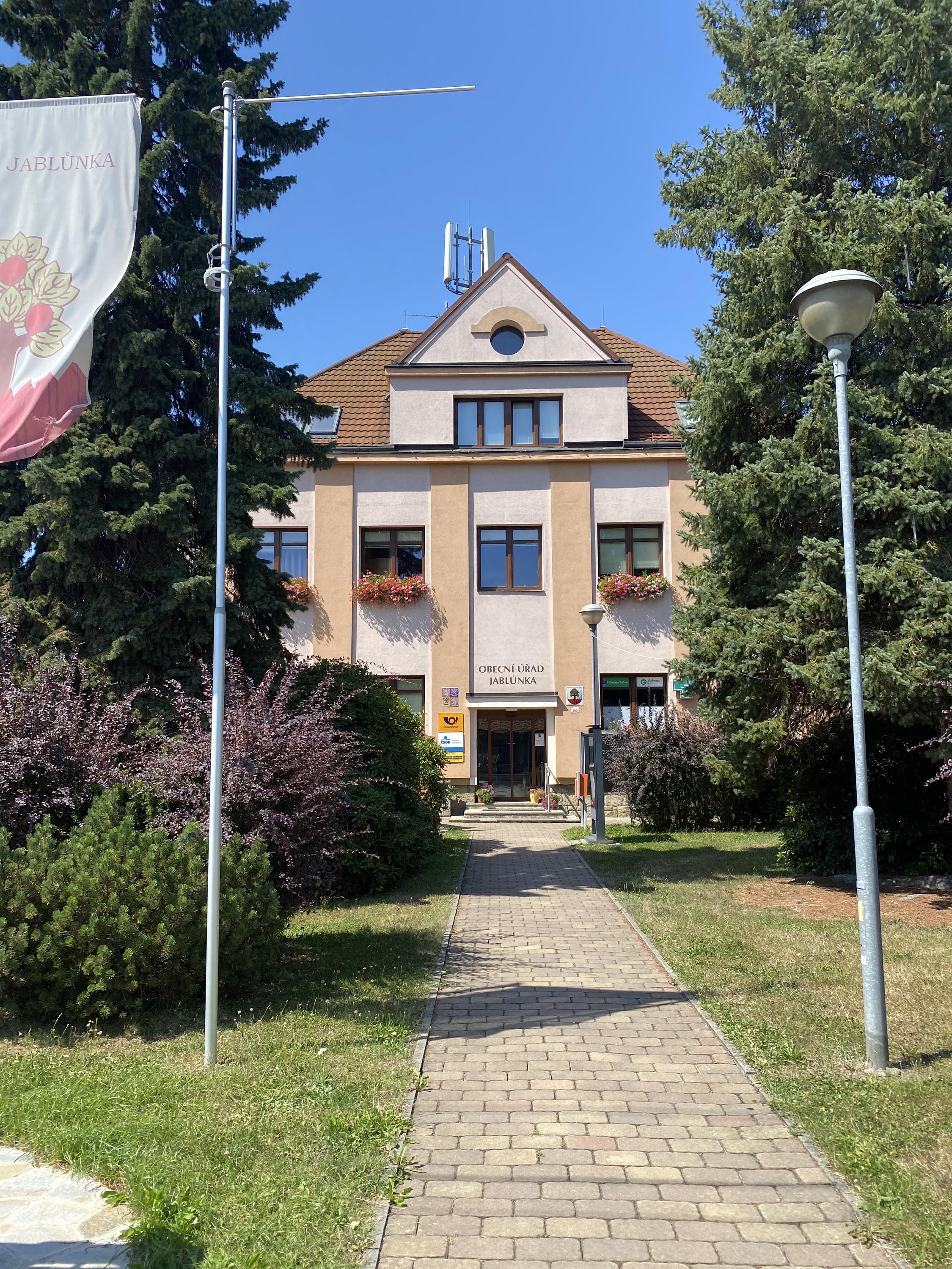 Jablůnka - obecní úřad foto 4