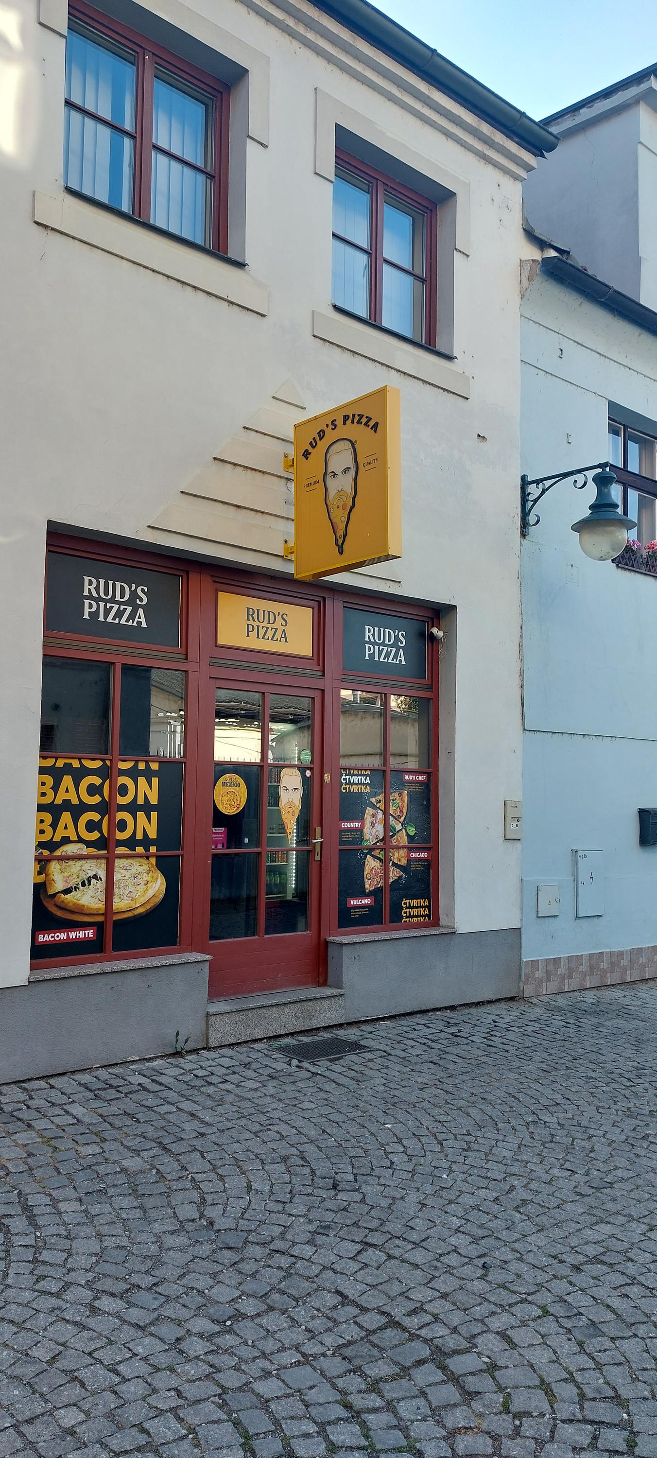 Rud's pizza foto 1