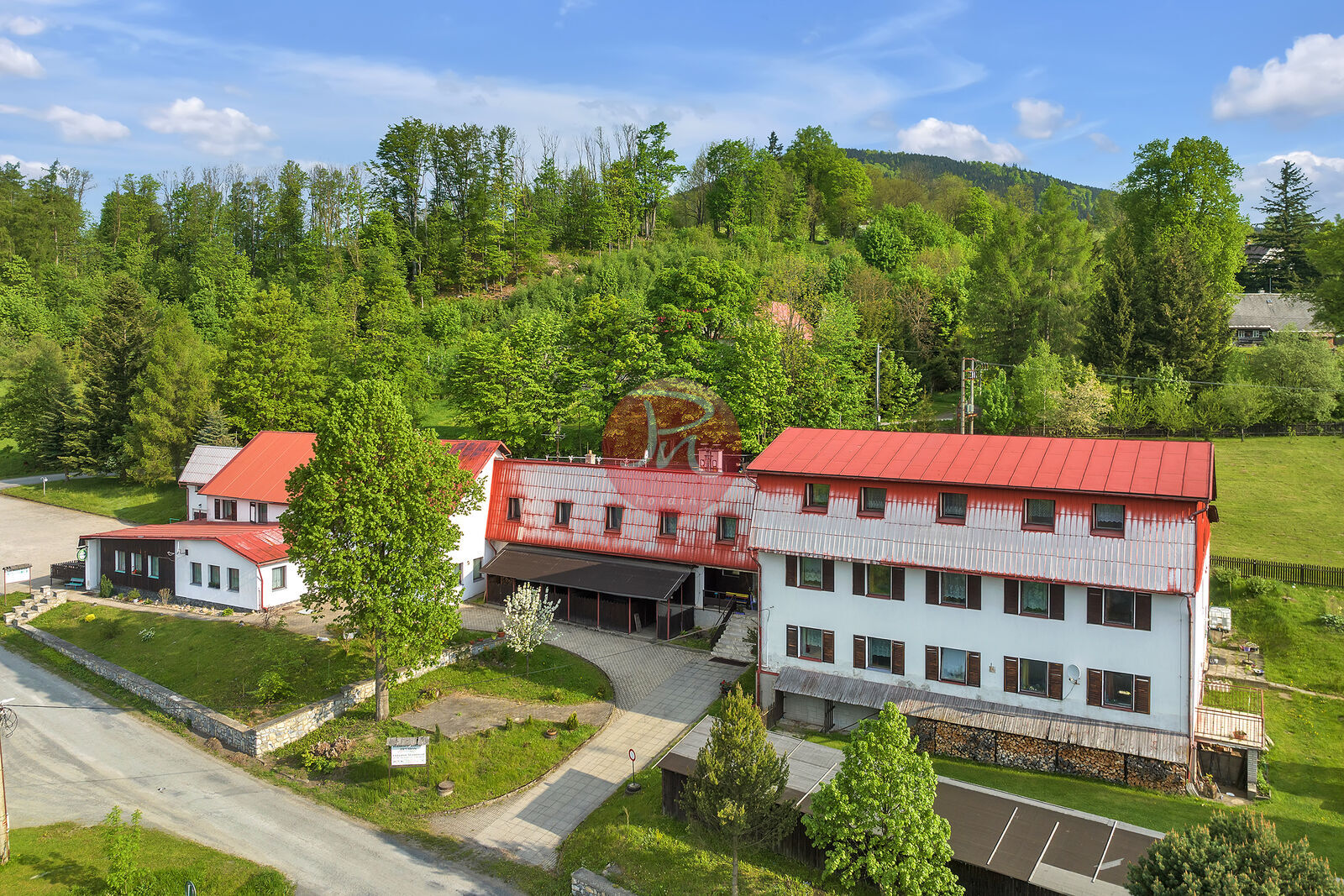 Prodej zavedeného Pensionu Sport, 921 m²!