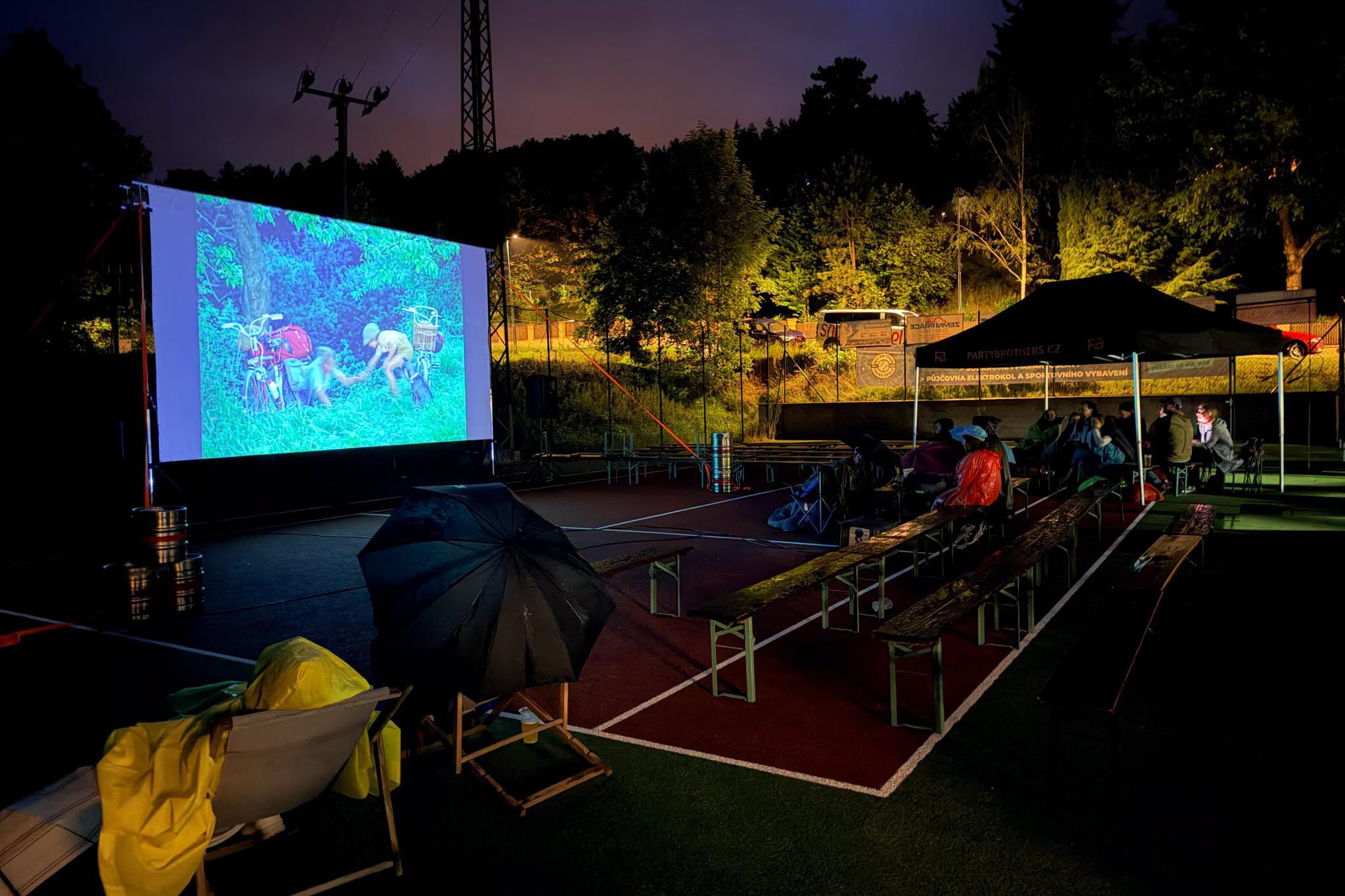 Letní kino pod Hrubou Skálou - Noc na Karlštejně
