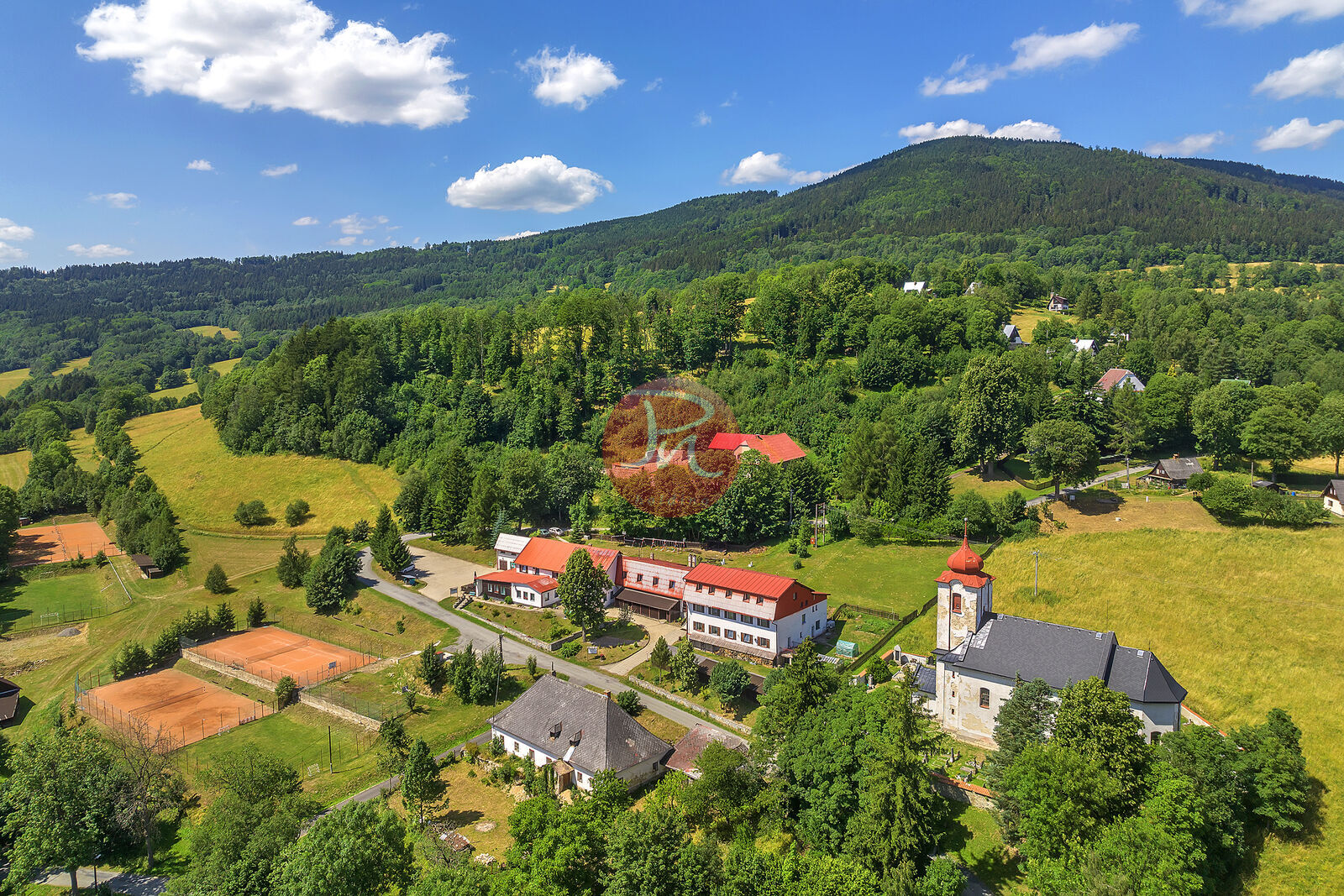 Prodej Penzionu s pozemky o výměře 44 642 m²!