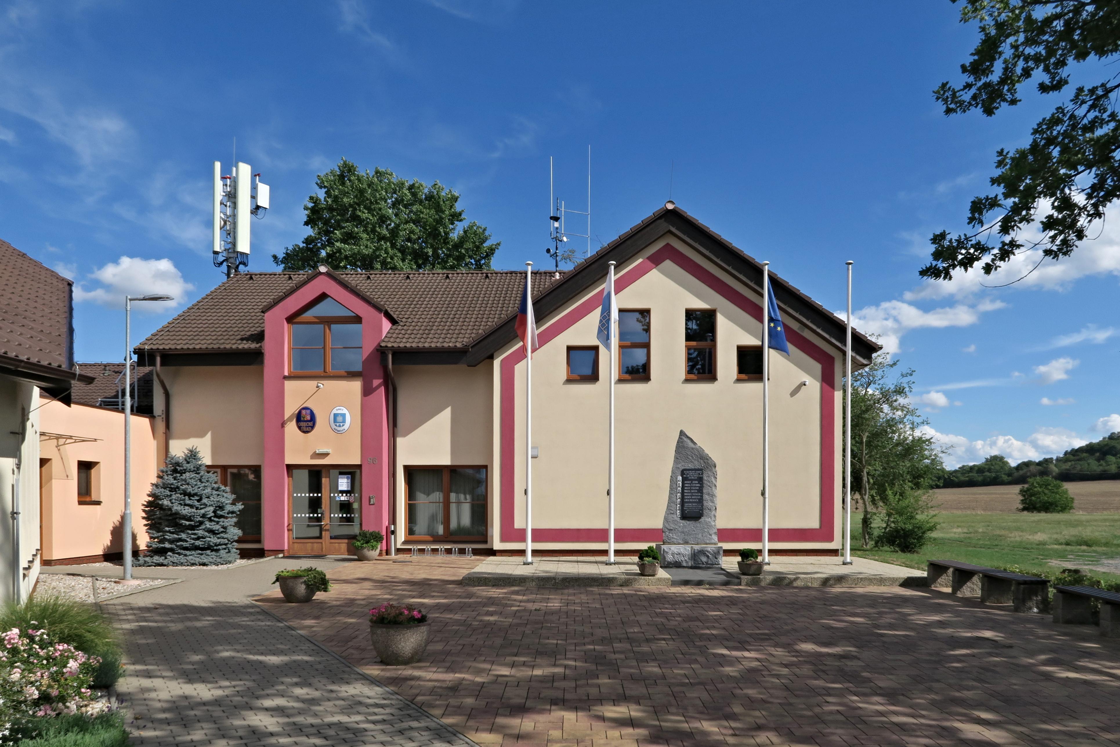 Němčice - obecní úřad foto 3