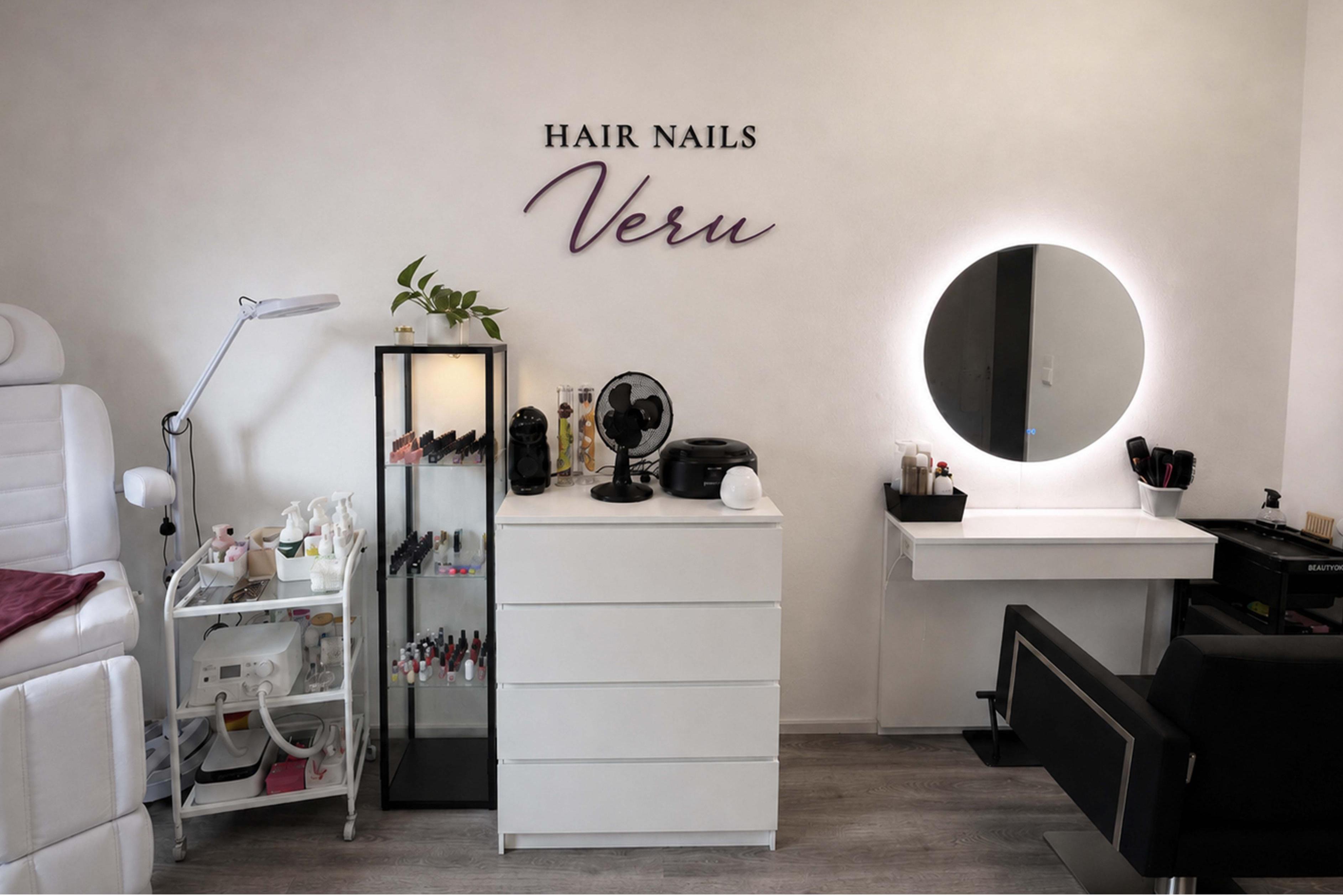 Hair Nails Veru