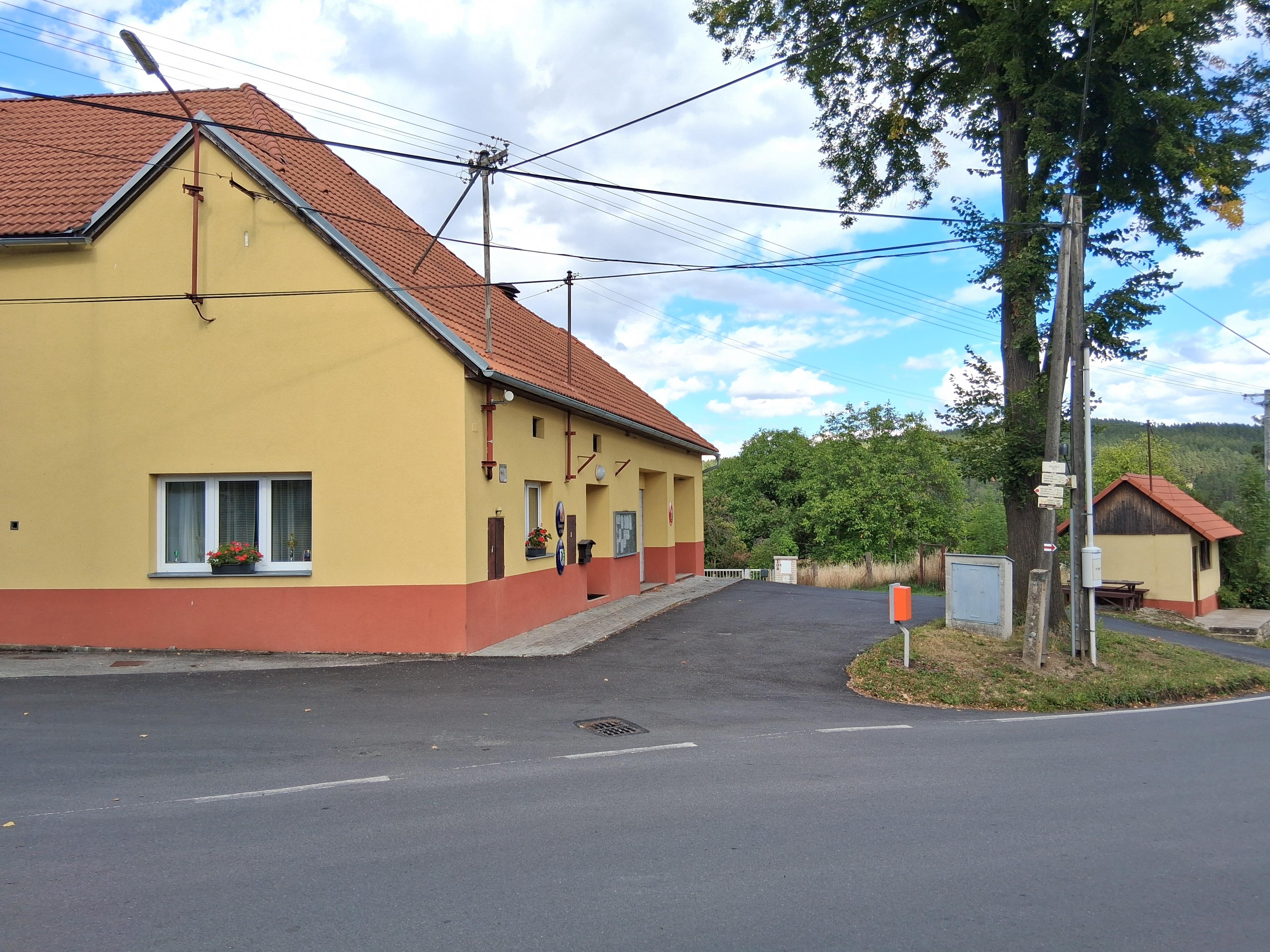 Zálezly - obecní úřad