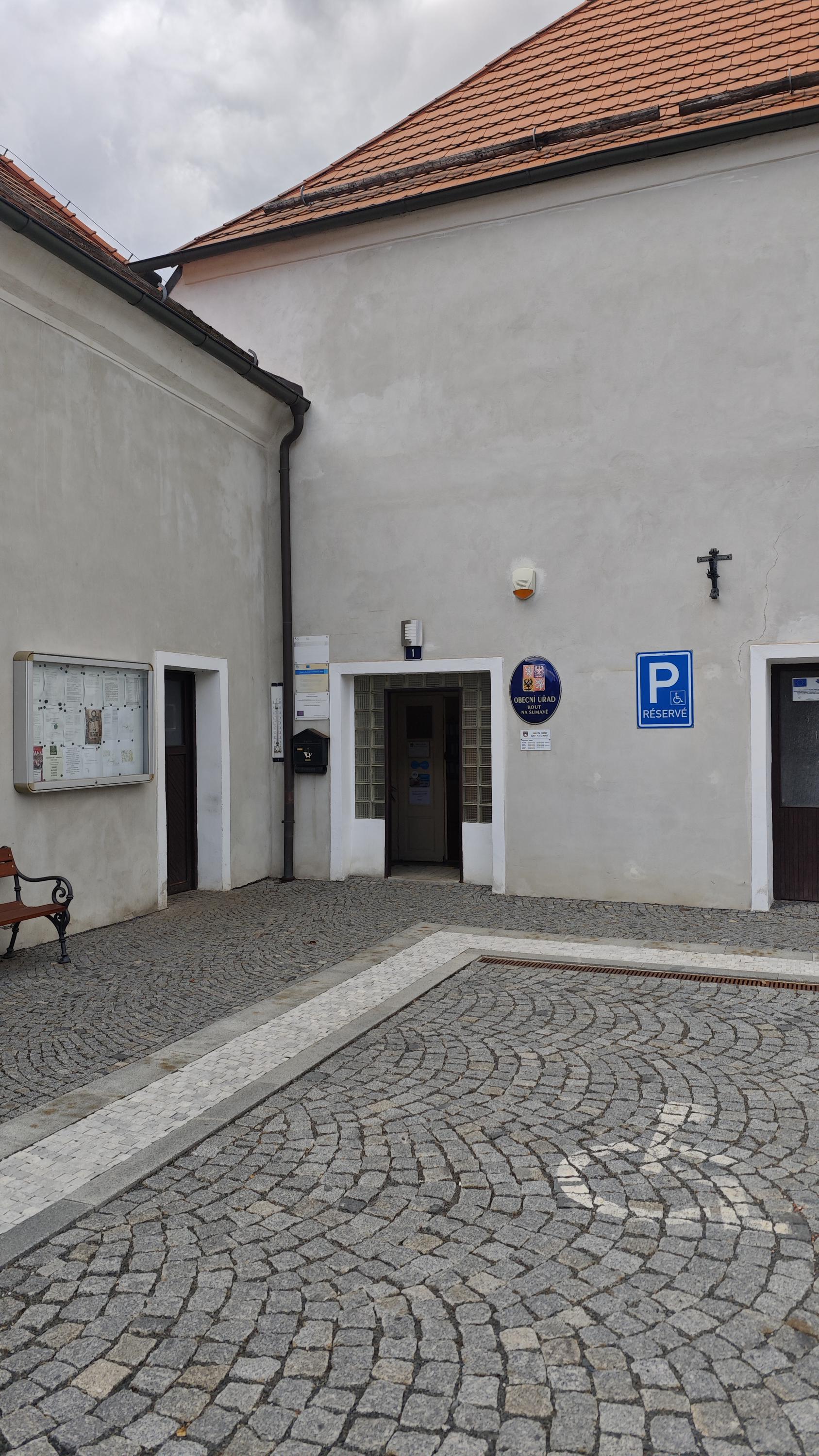 Kout na Šumavě - obecní úřad foto 1