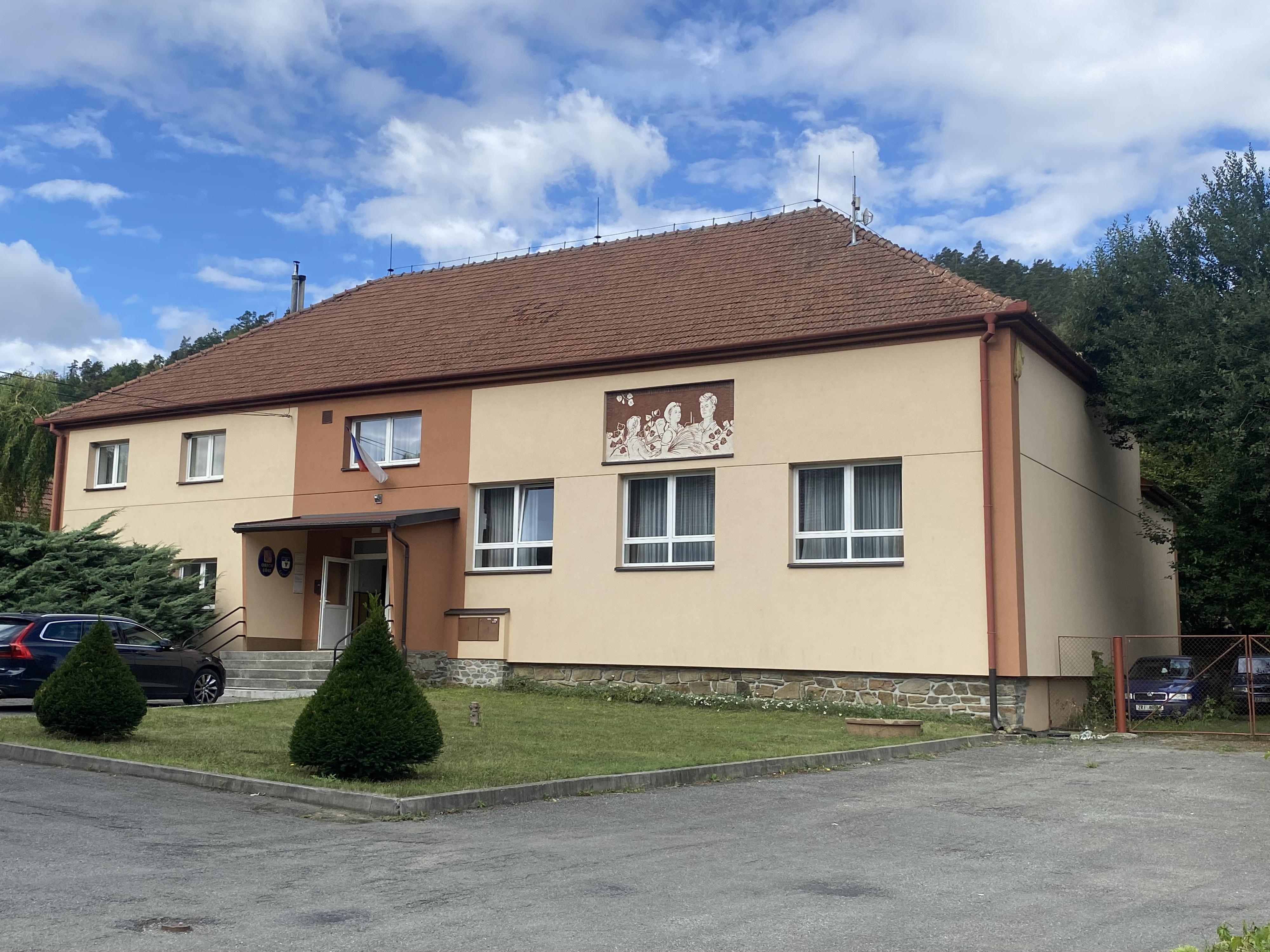 Černvír - obecní úřad foto 2