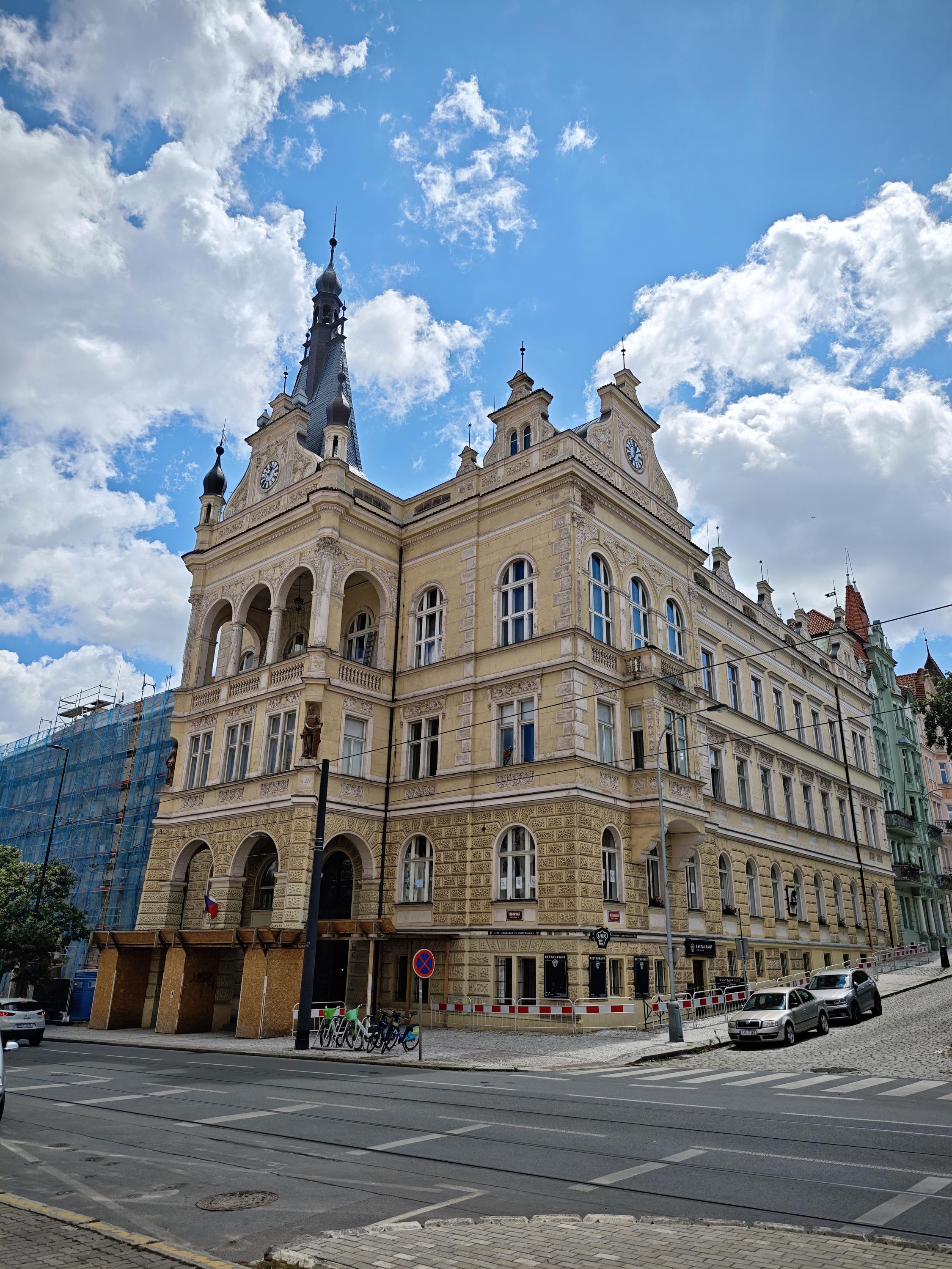 Praha 4 - Svatební síň a společenský sál městské části foto 2