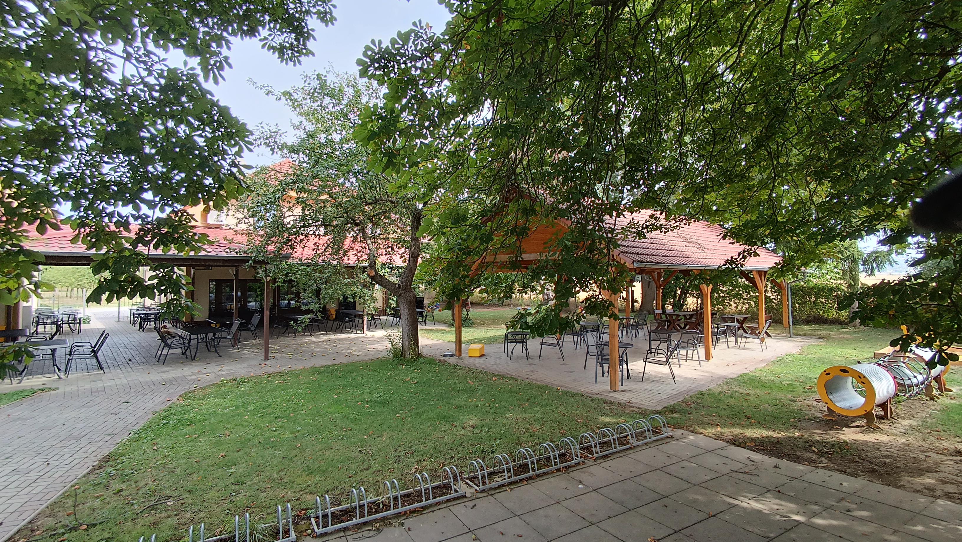 Hospůdka U Komára foto 2