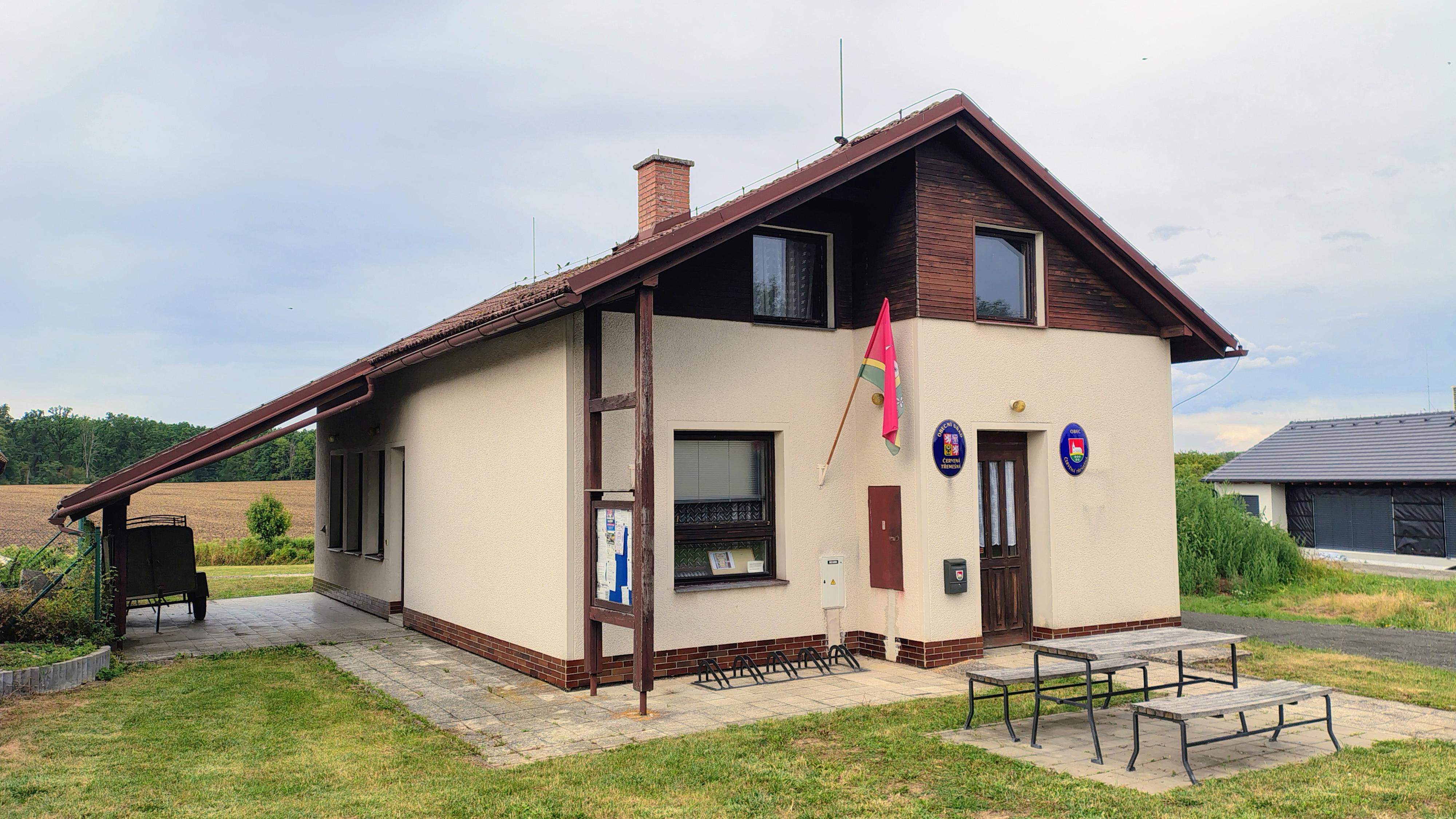 Červená Třemešná - obecní úřad