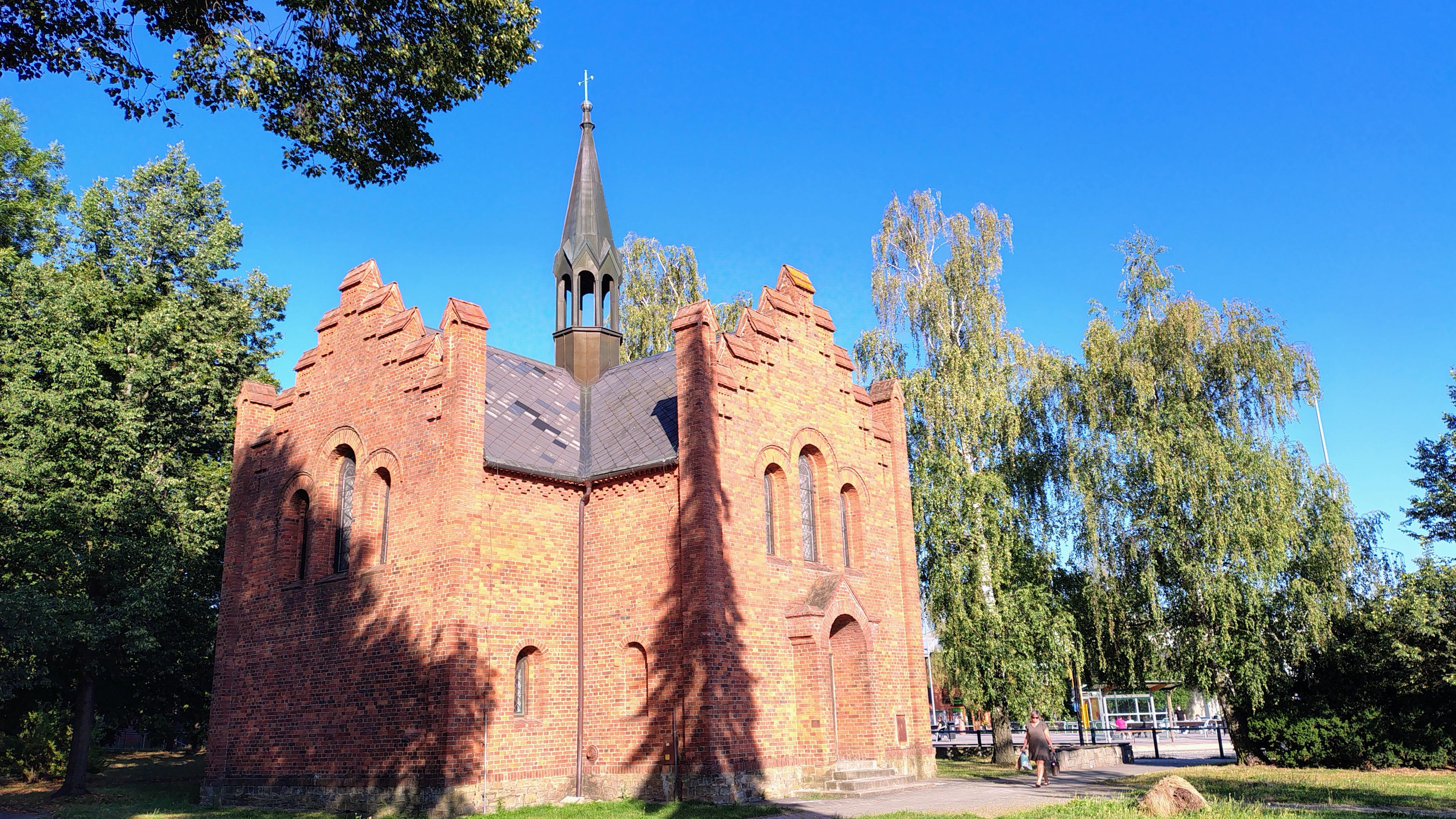 Červený kostel foto 2