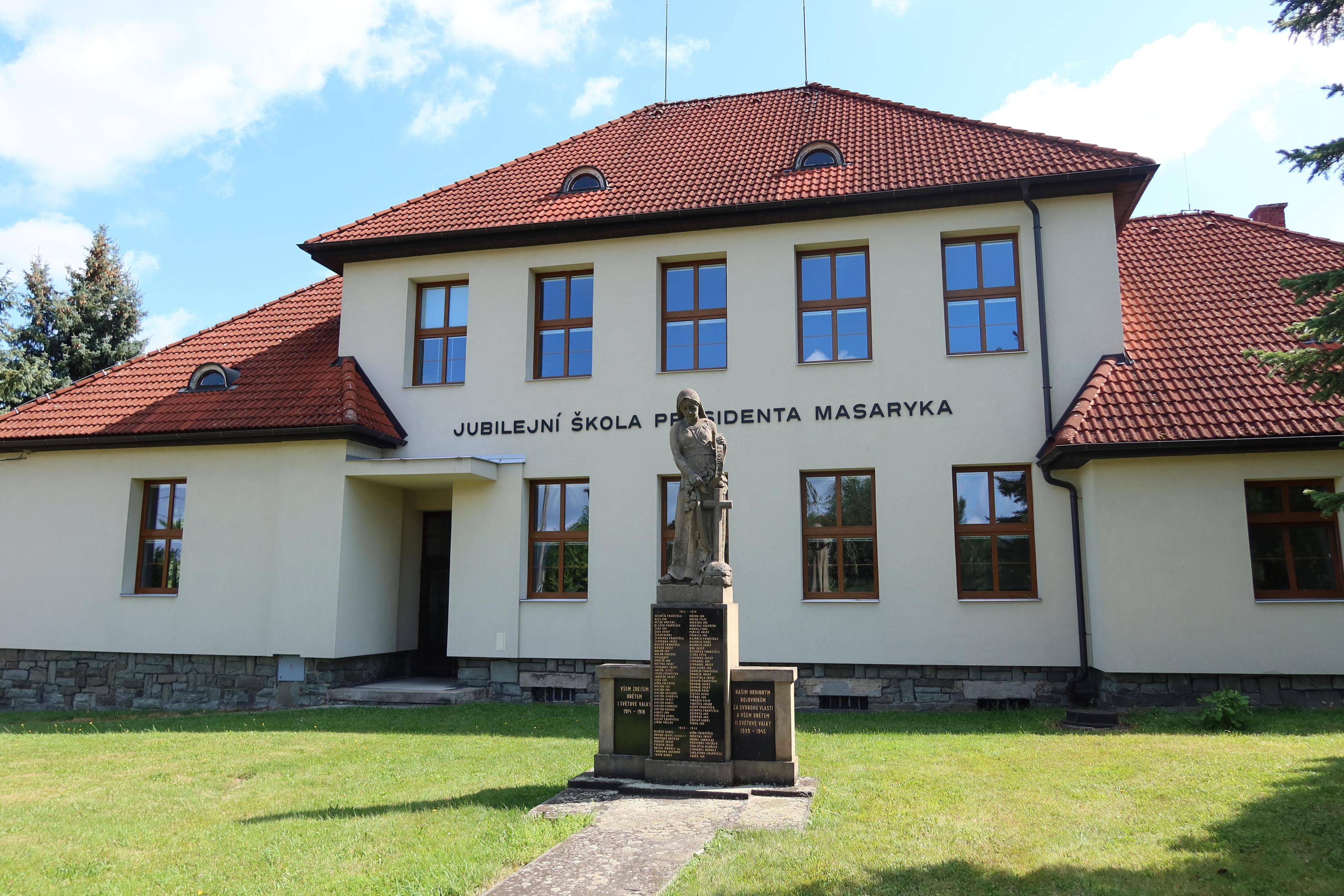 Jubilejní základní škola prezidenta Masaryka a Mateřská škola Trojanovice, okres Nový Jičín