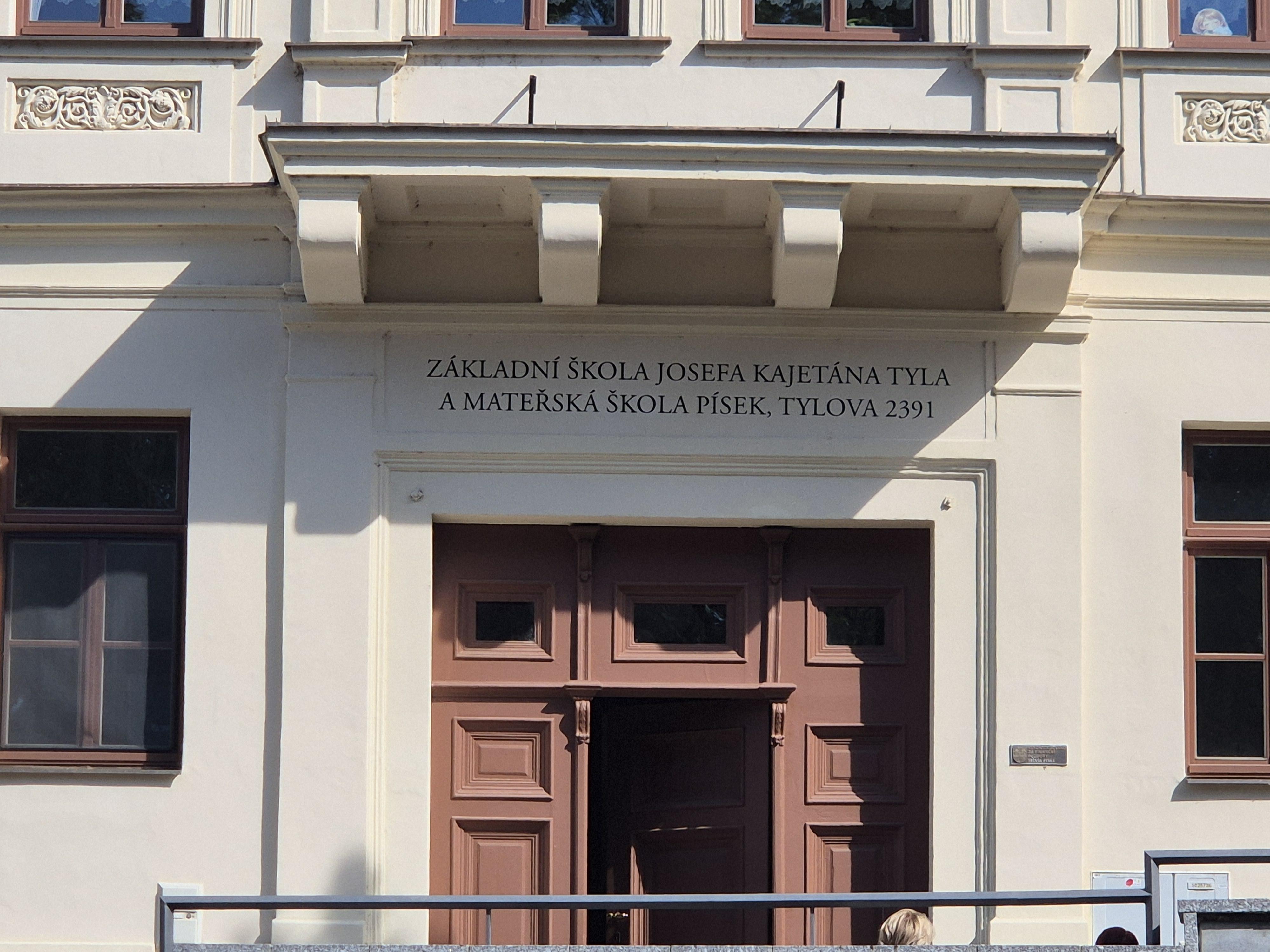5. MŠ - Fugnerovo nám. foto 3