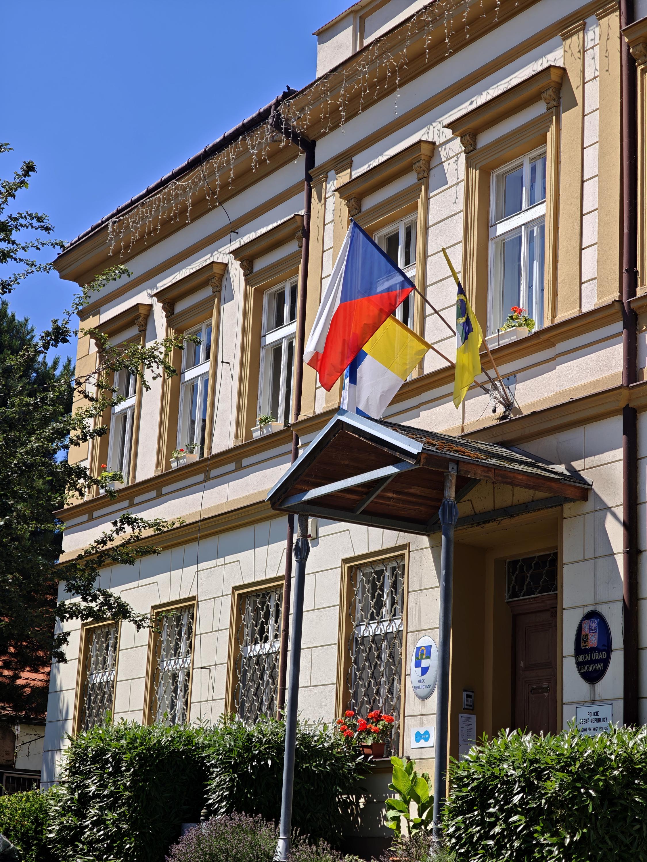 Libochovany - obecní úřad foto 2