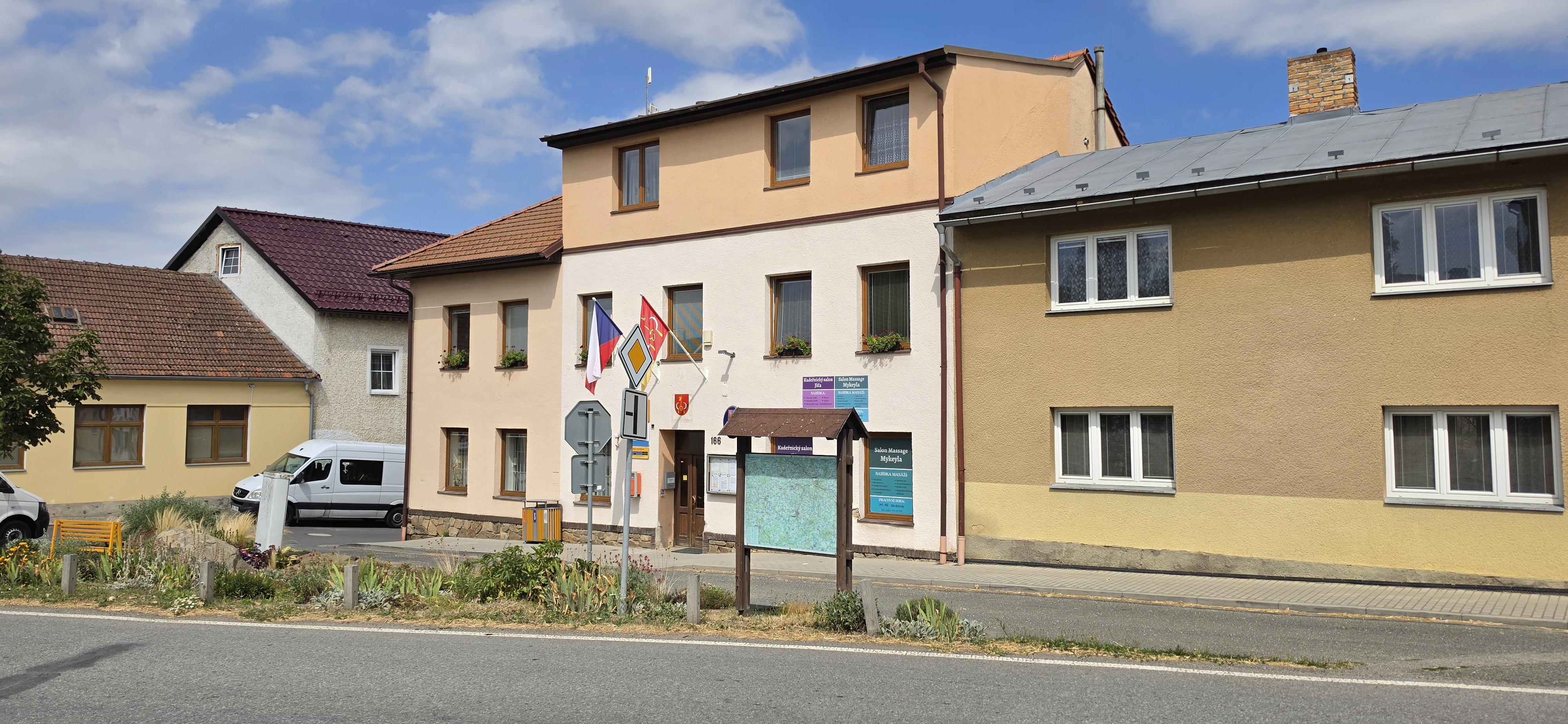 Senožaty - obecní úřad foto 3