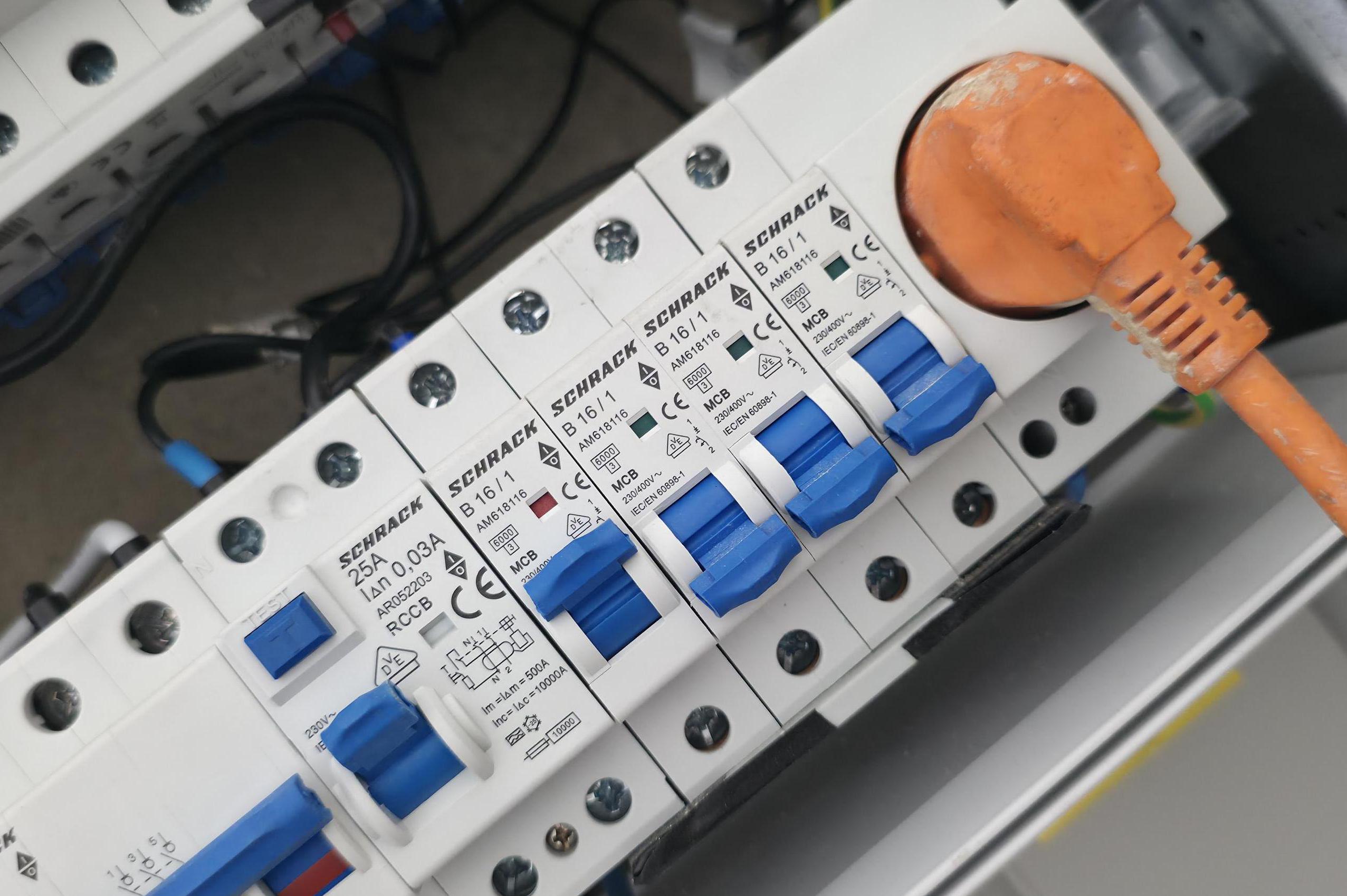 Elektroinstalace Lánský