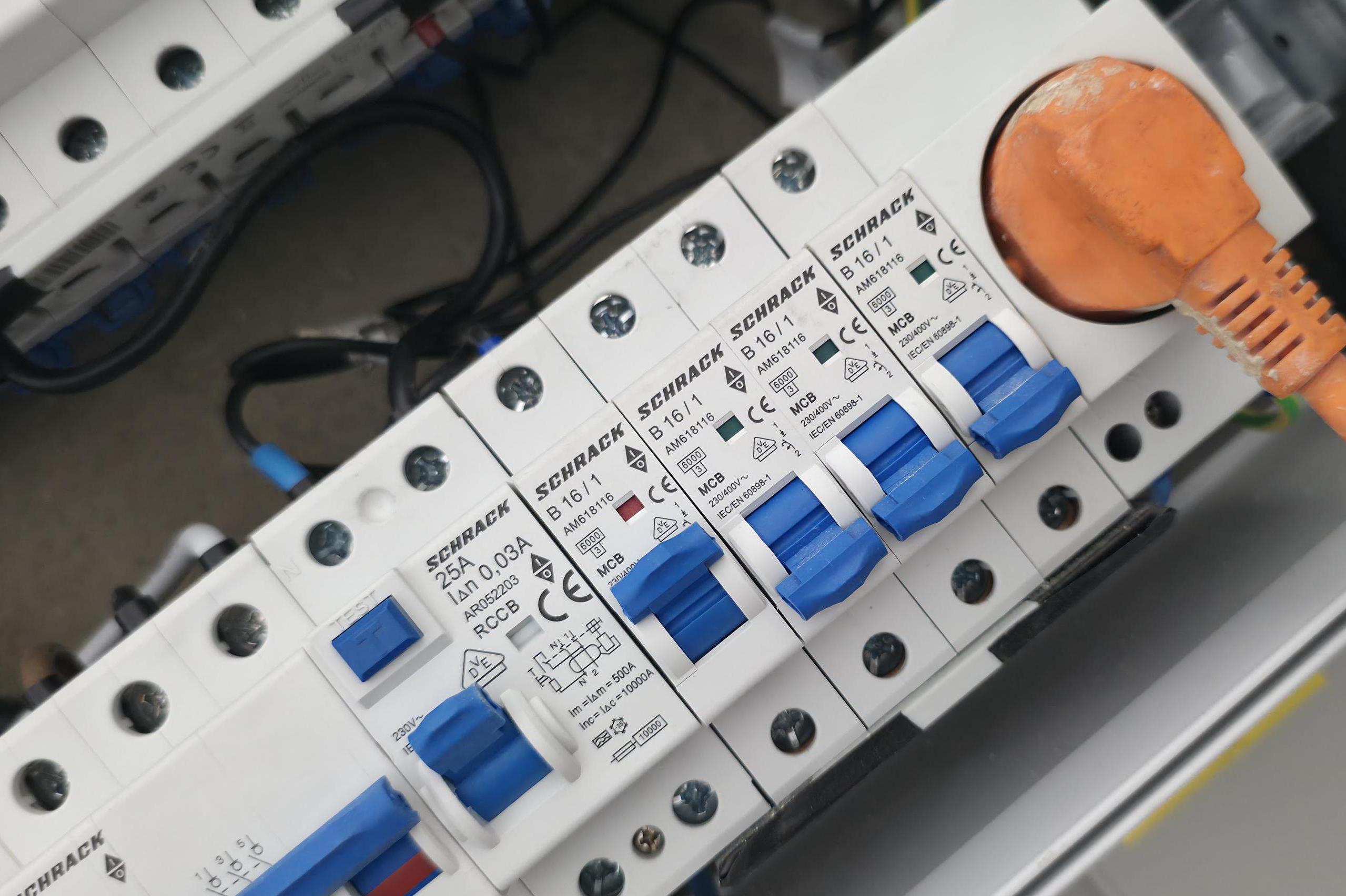 Elektroinstalace Lánský