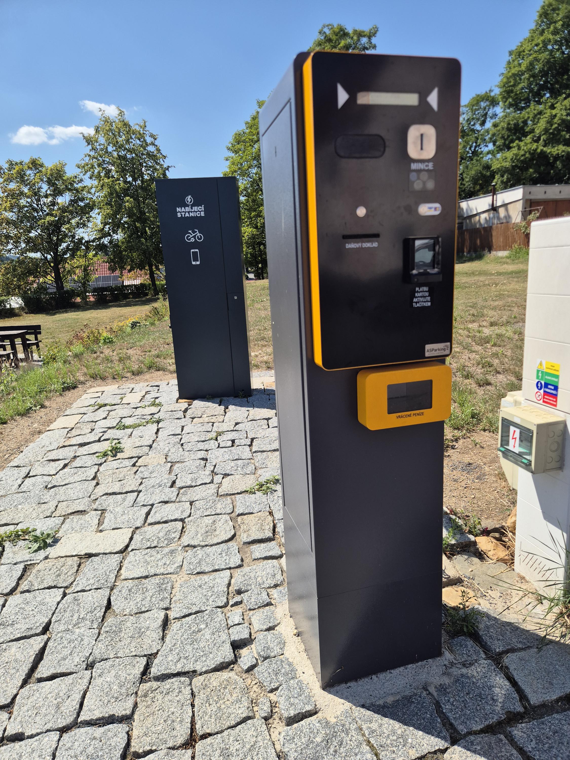Nabíjecí stanice pro elektrokola foto 2