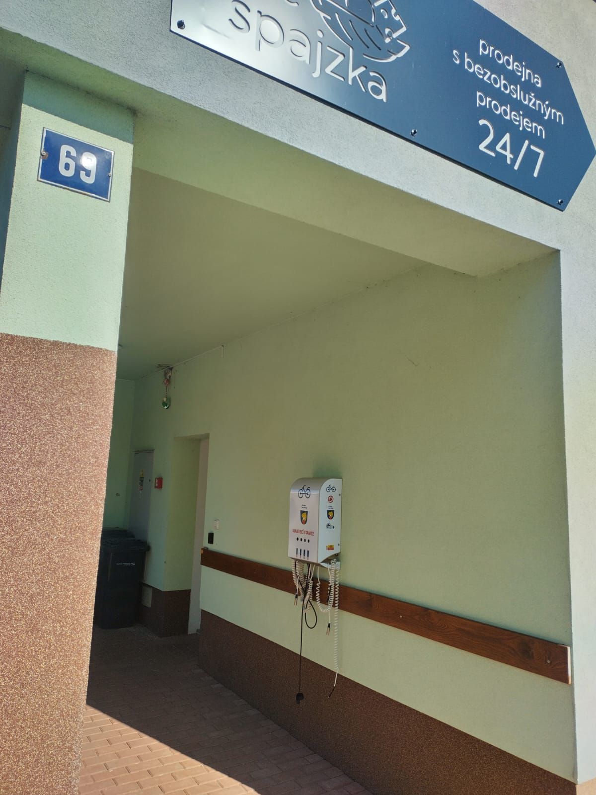 Nabíjecí stanice pro elektrokola Slavětín foto 1