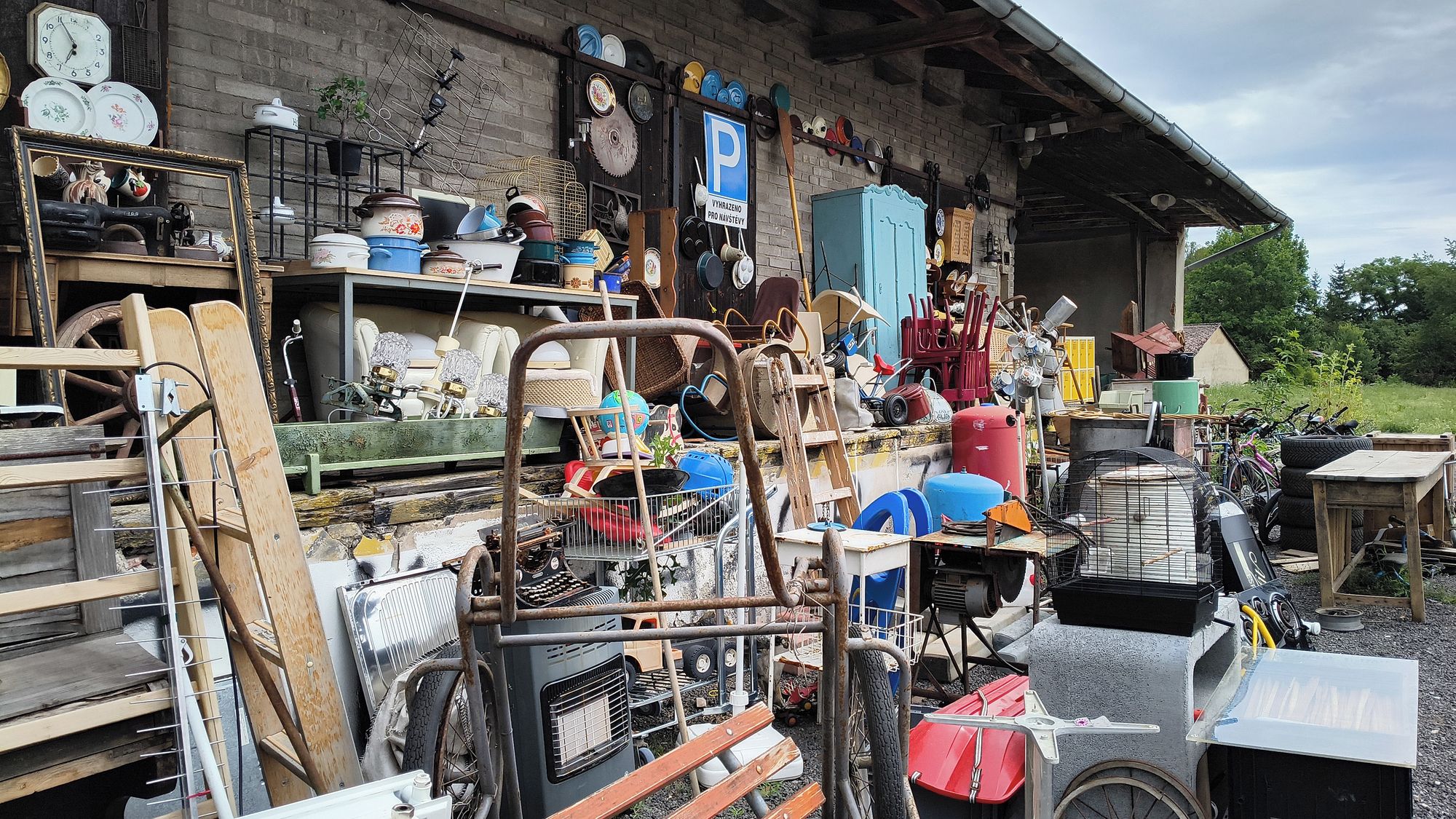 Antik bazar foto 2