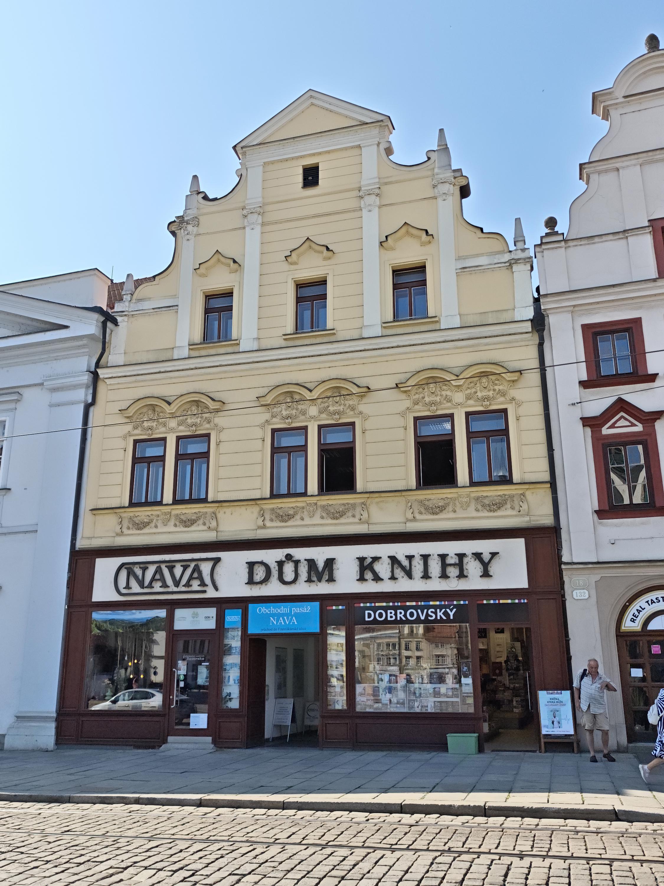 KNIHY DOBROVSKÝ foto 3