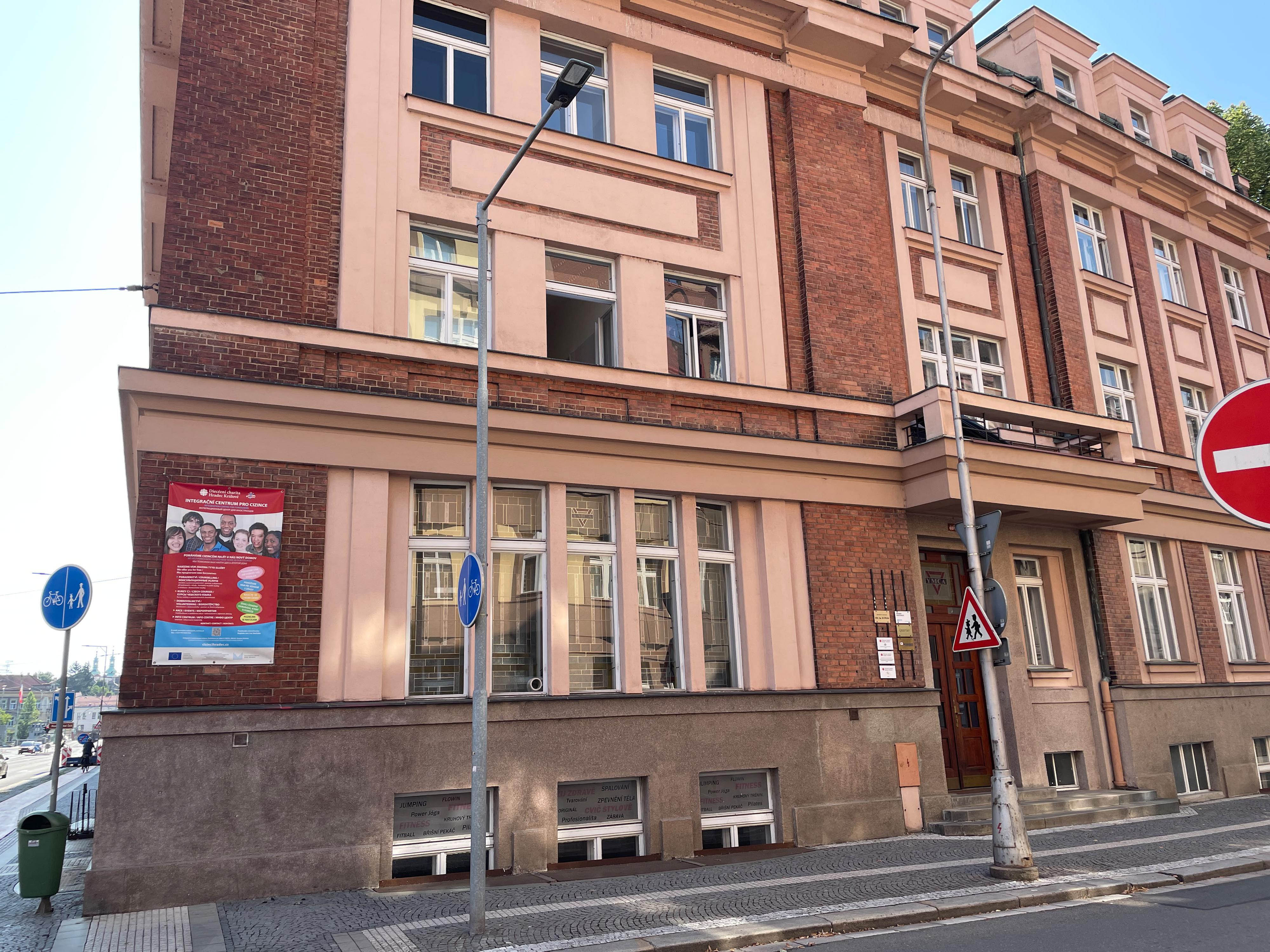 Integrační centrum pro cizince - Diecézní katolická charita Hradec Králové foto 3