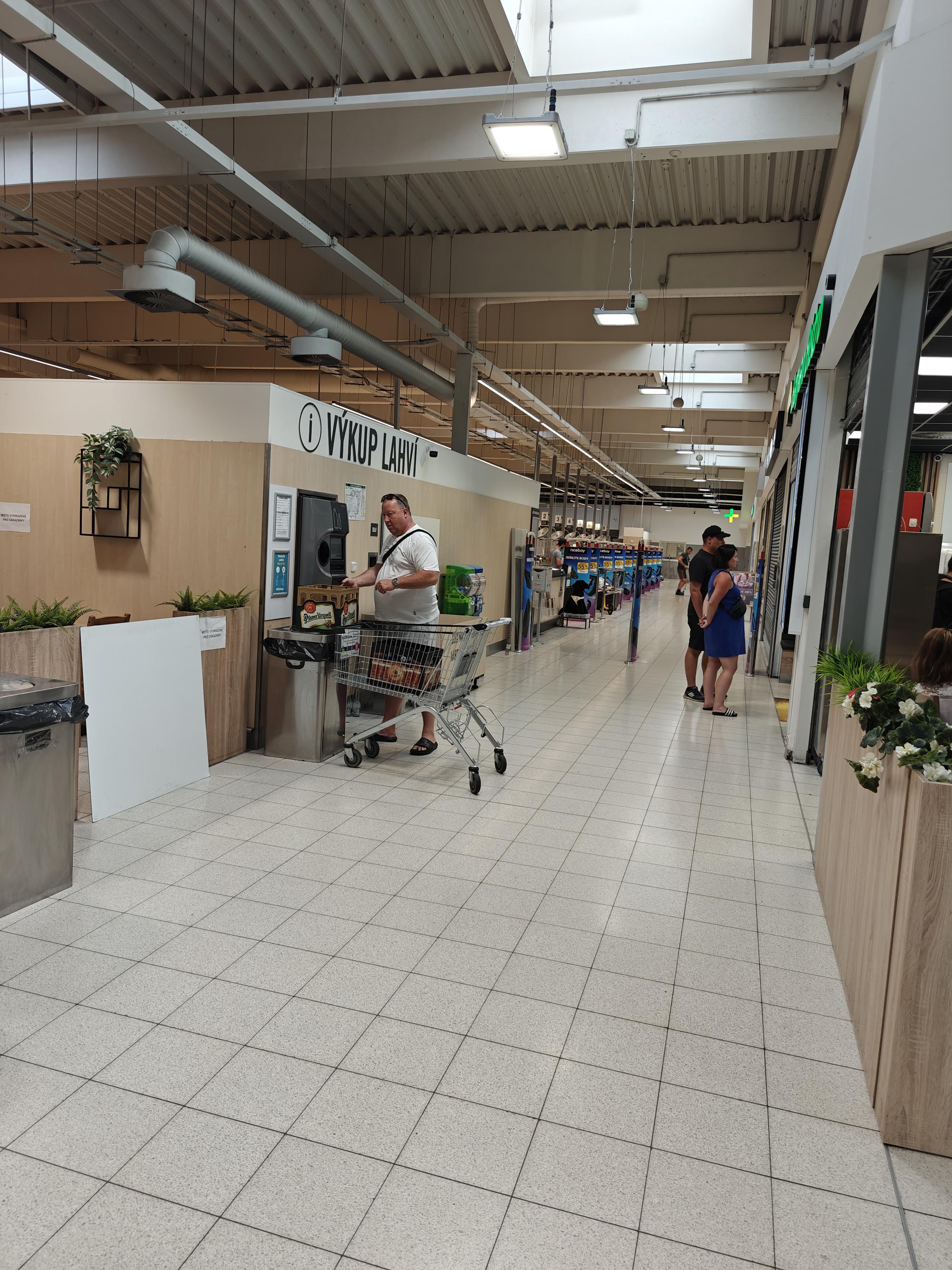 Albert Hypermarket foto 6