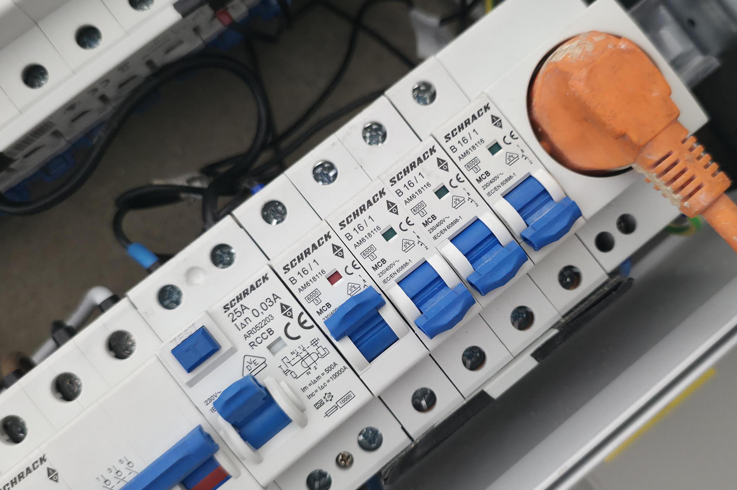 Elektroinstalace Lánský