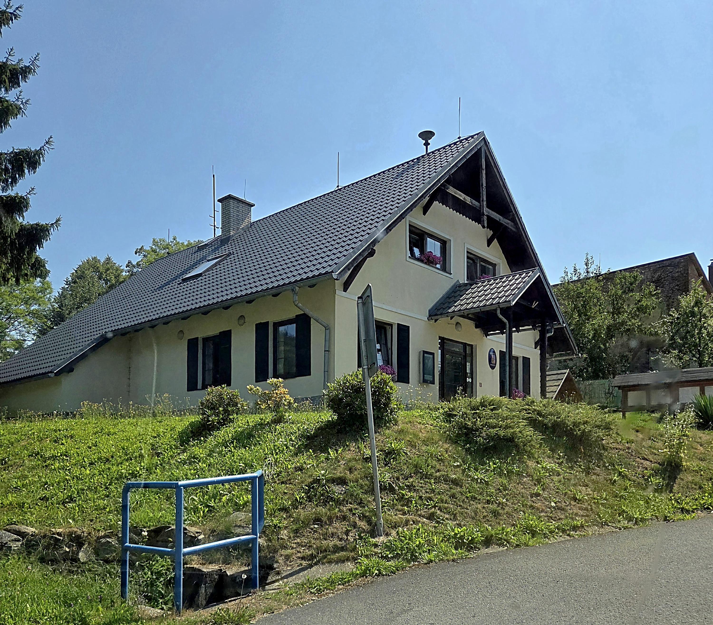 Hraběšice - obecní úřad foto 3