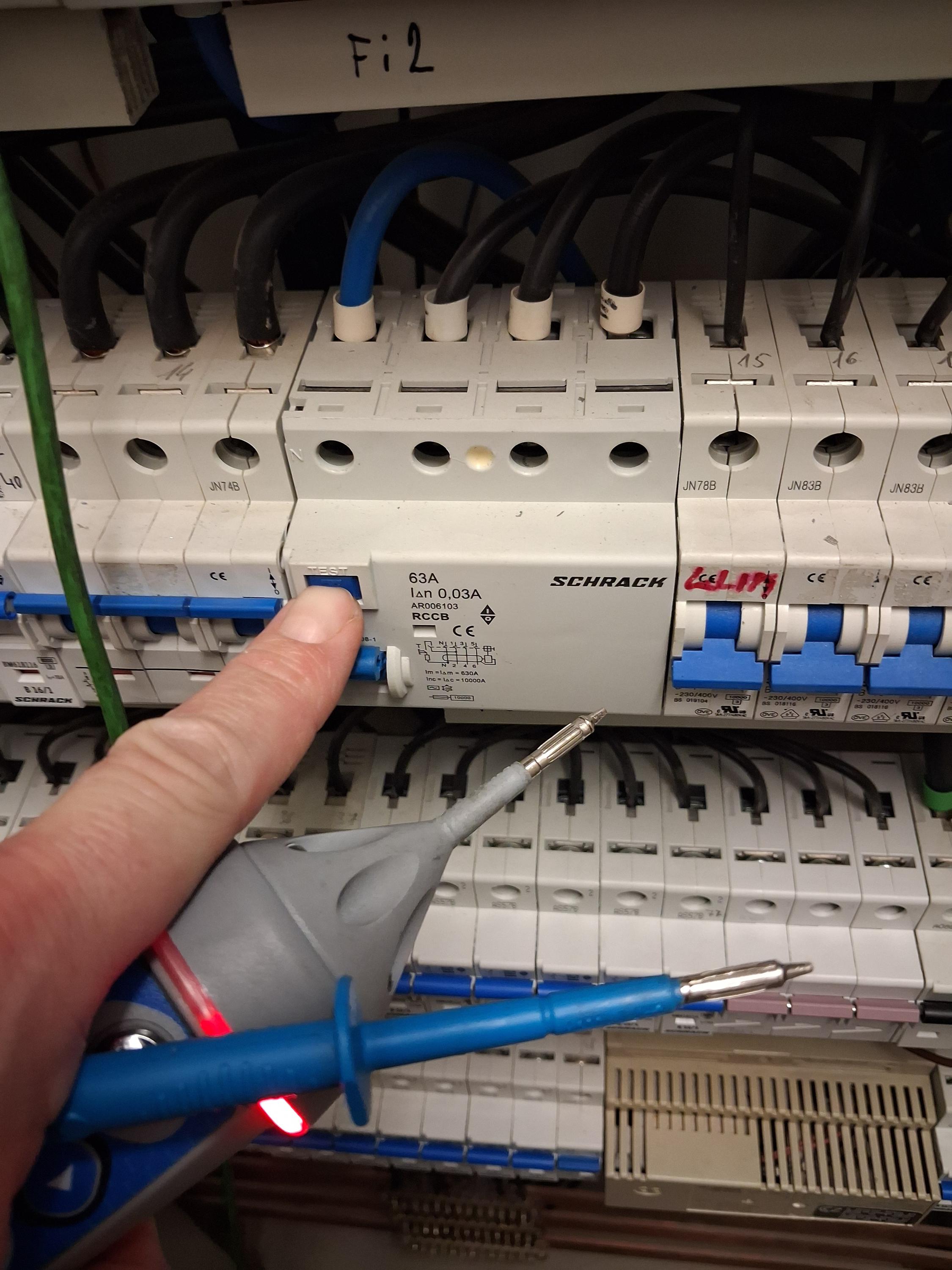Revize elektro - Dominik Géc foto 1