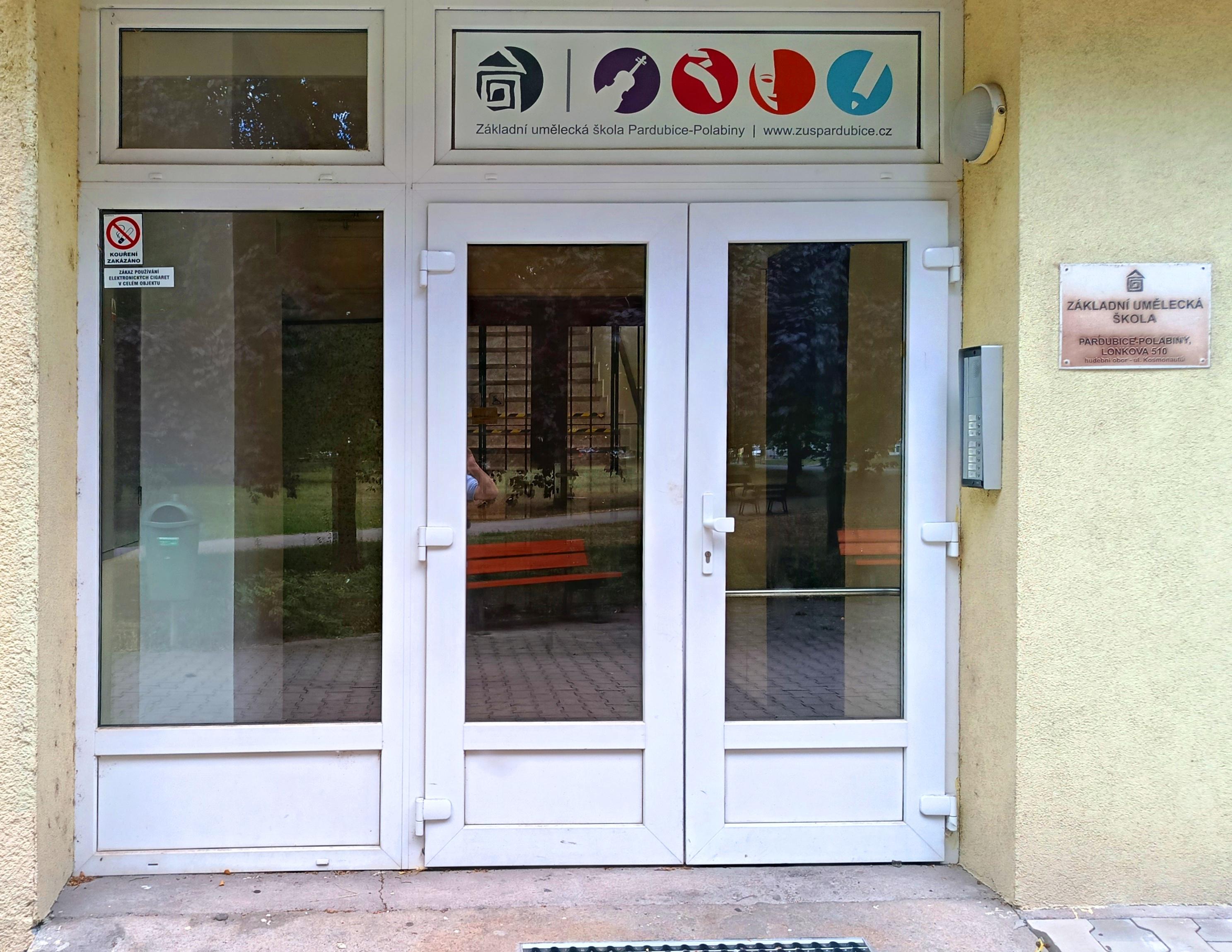 ZUŠ Pardubice - Polabiny, Kosmonautů foto 2
