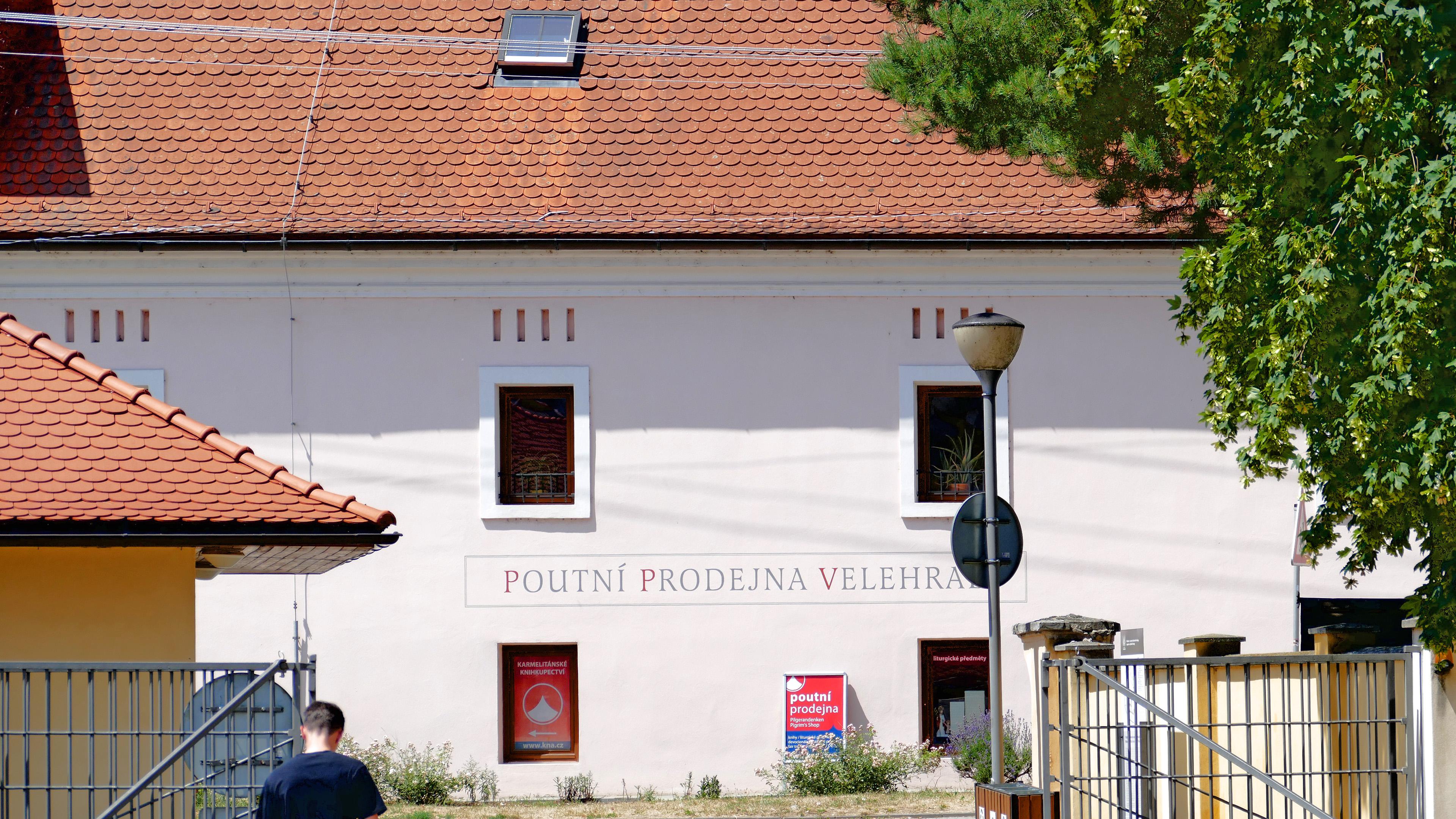 Karmelitánské knihkupectví a poutní prodejna Velehrad foto 3