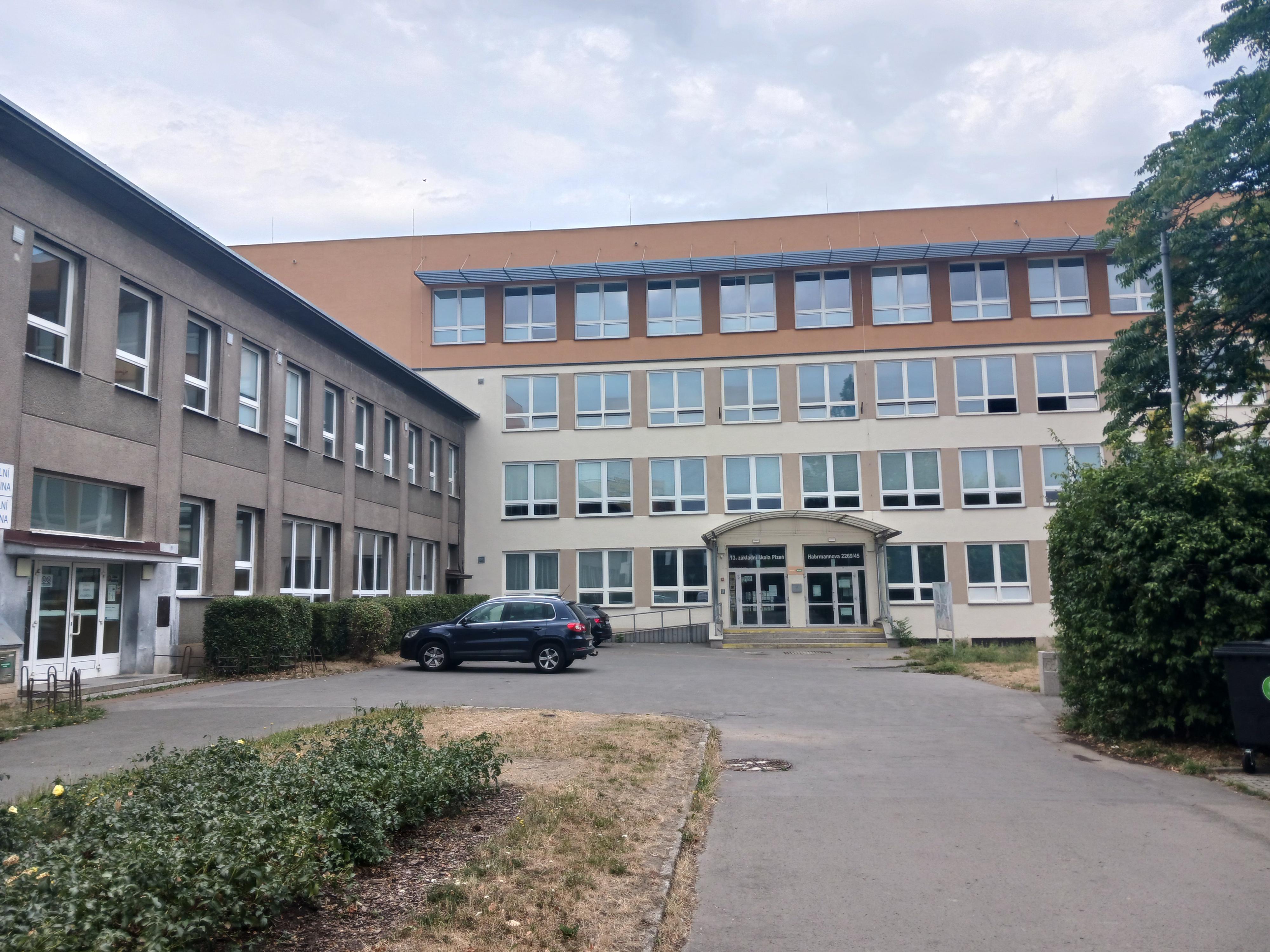 13. základní škola Plzeň, Habrmannova 45 foto 2