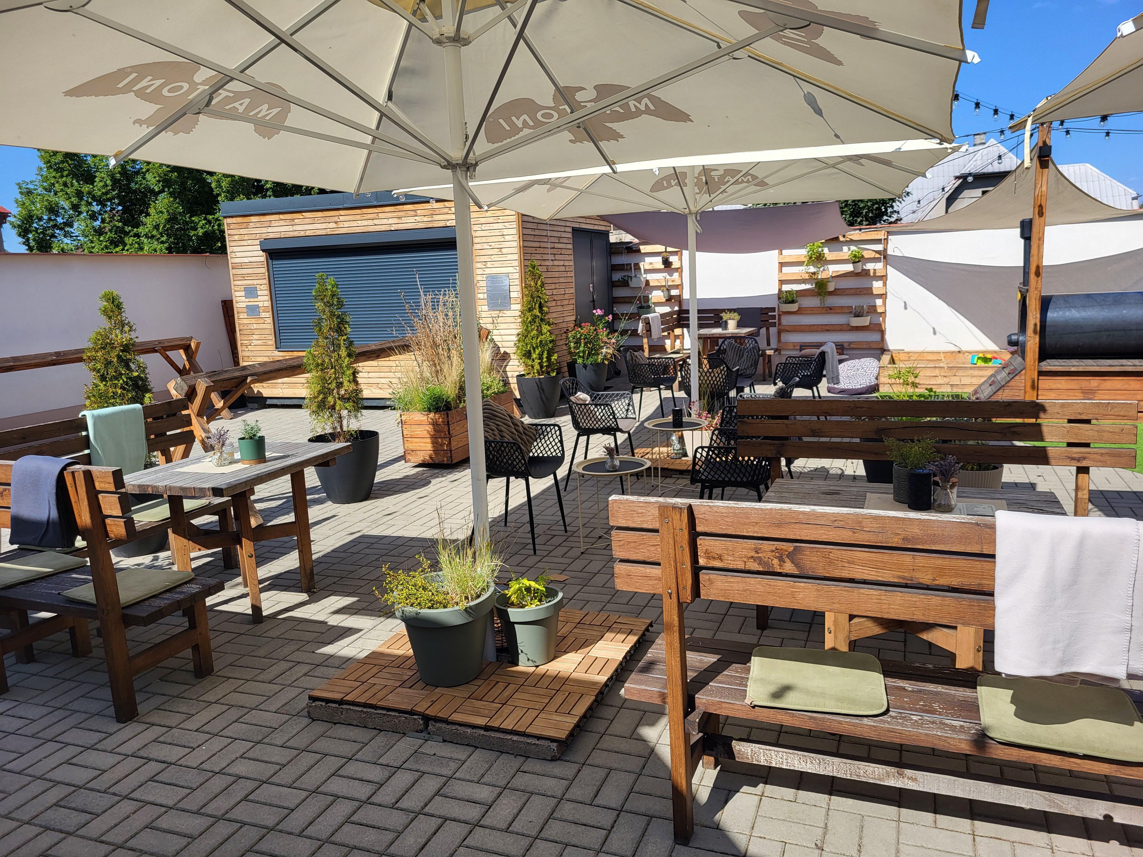 Kafe Dvůr